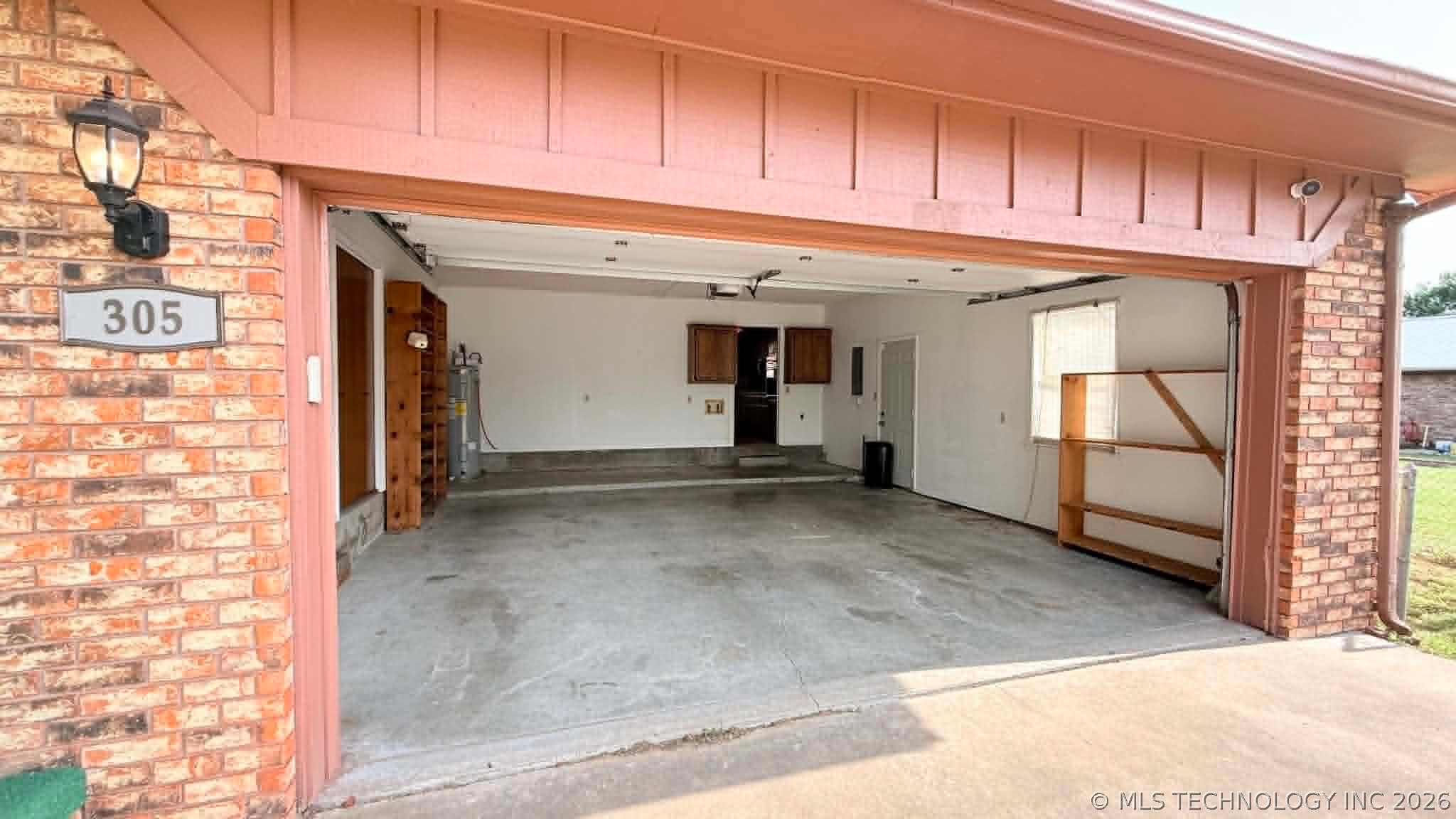 305 E Barclay Street Property Photo 15