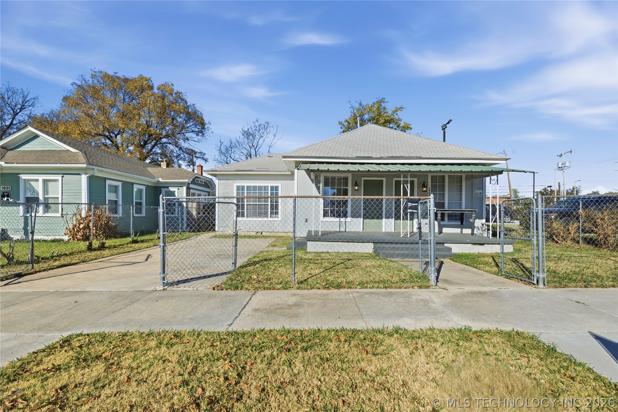 1633 E 4th Street Property Photo 2