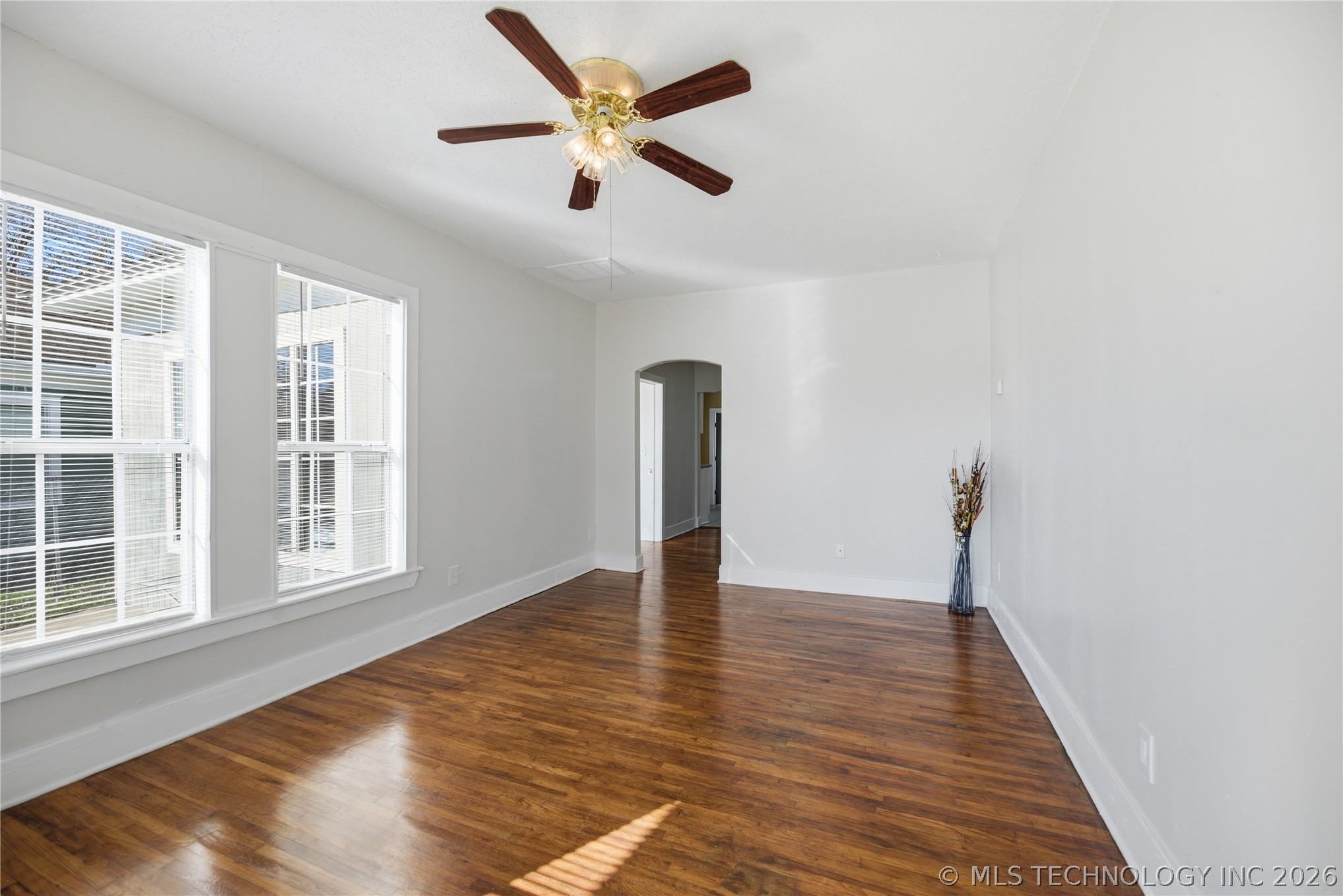 1633 E 4th Street Property Photo 3