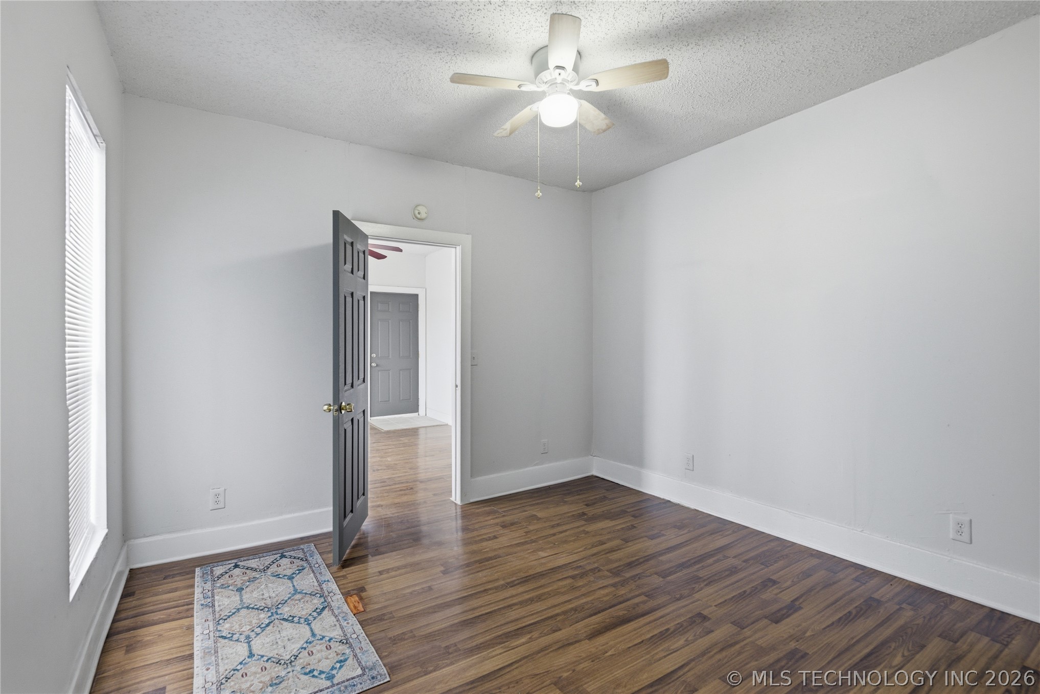 1633 E 4th Street Property Photo 11
