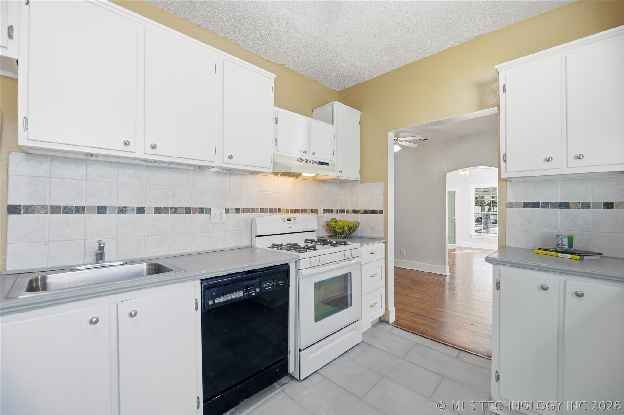 1633 E 4th Street Property Photo 15