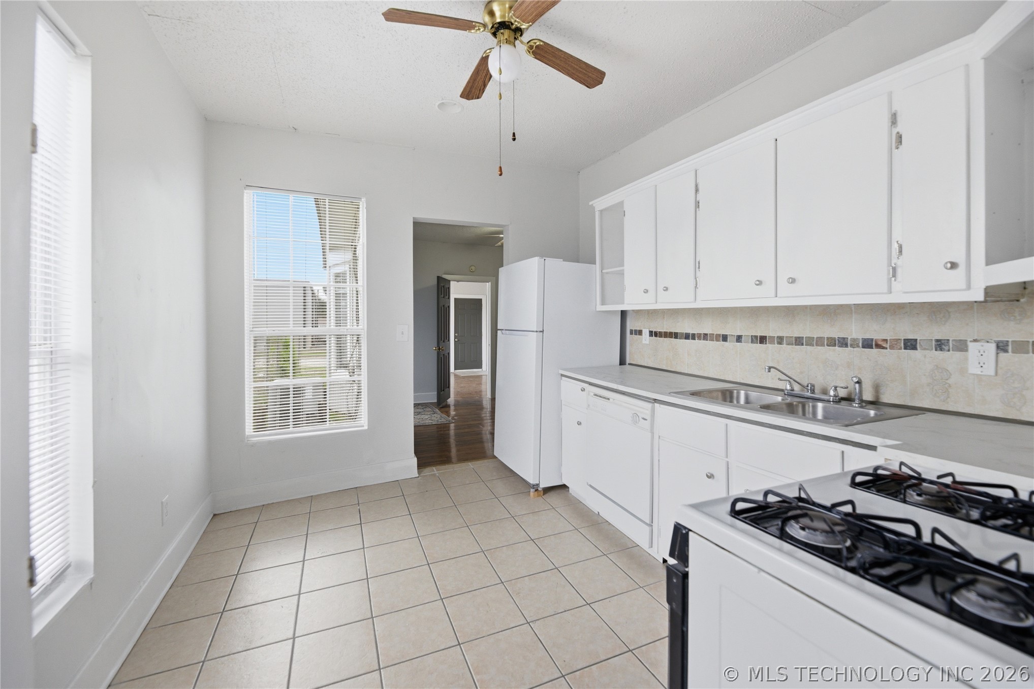 1633 E 4th Street Property Photo 16