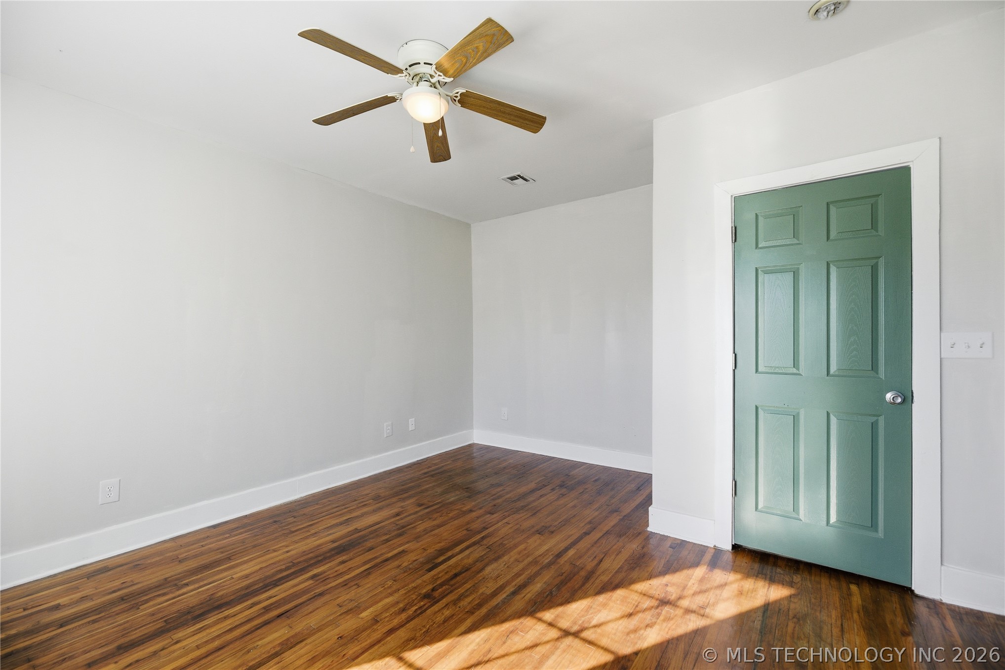1633 E 4th Street Property Photo 20