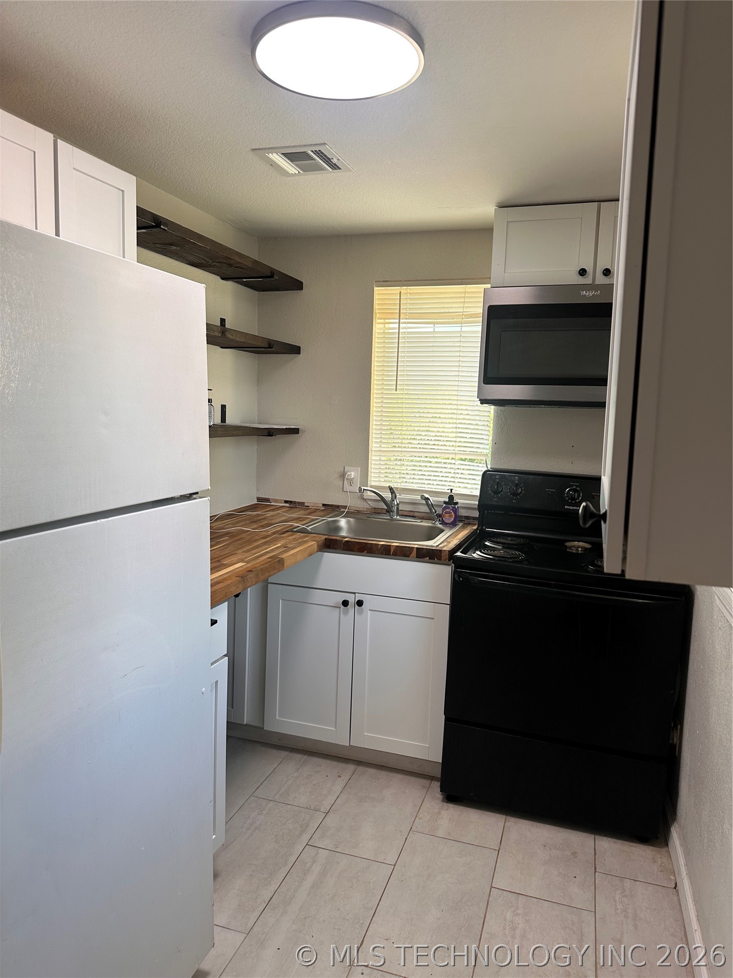 520 N Pennsylvania Avenue Property Photo 17