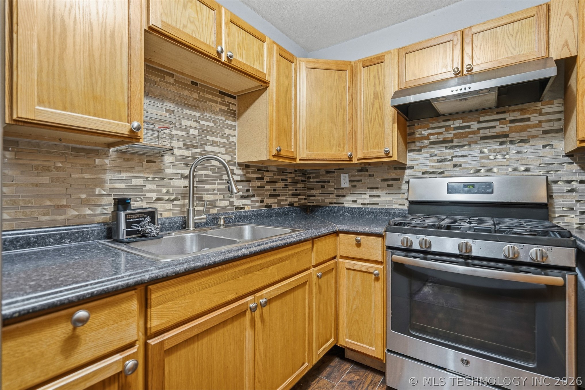 709 Elm Street Nw Property Photo 10