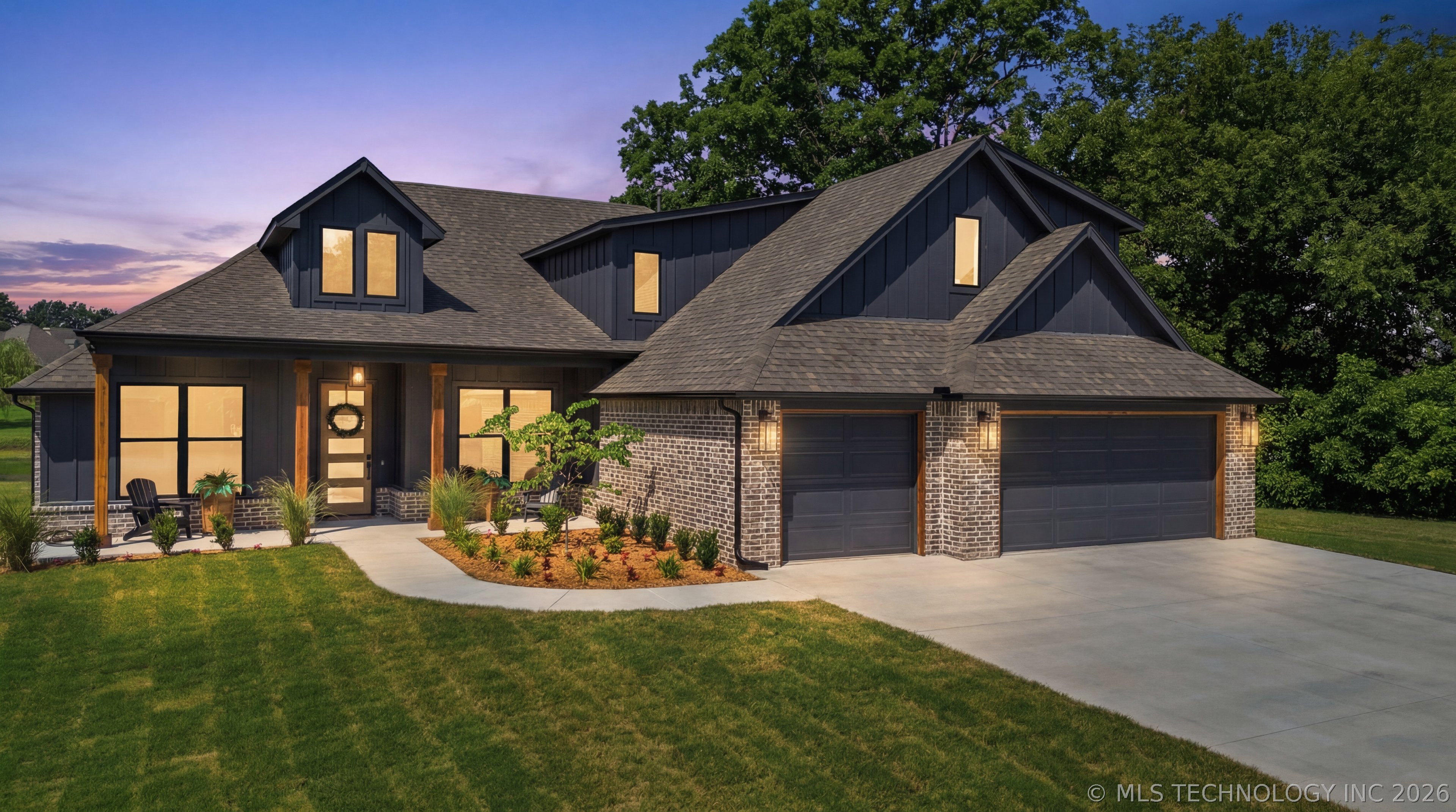 18236 S Clear Creek Court Property Photo 1
