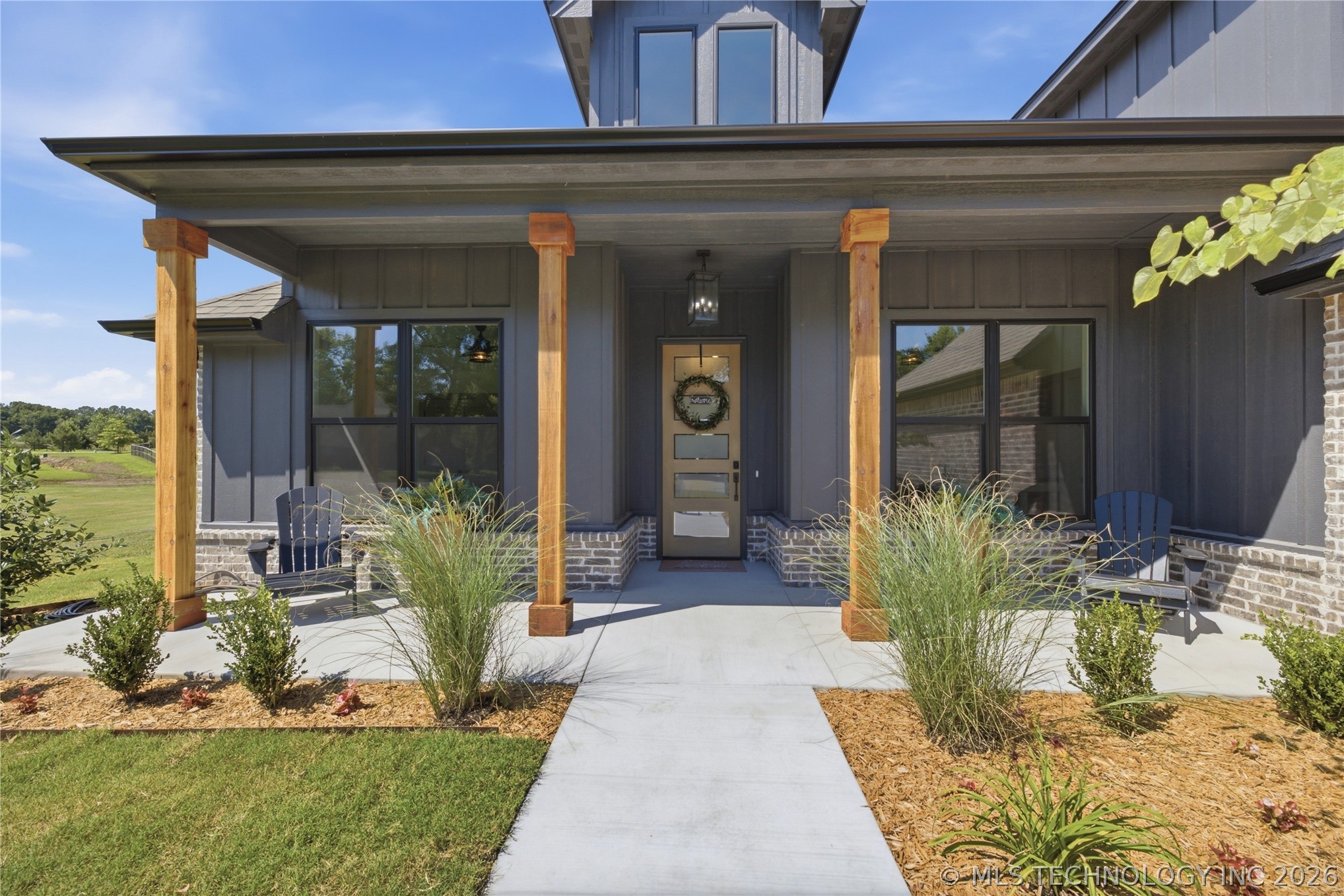 18236 S Clear Creek Court Property Photo 3