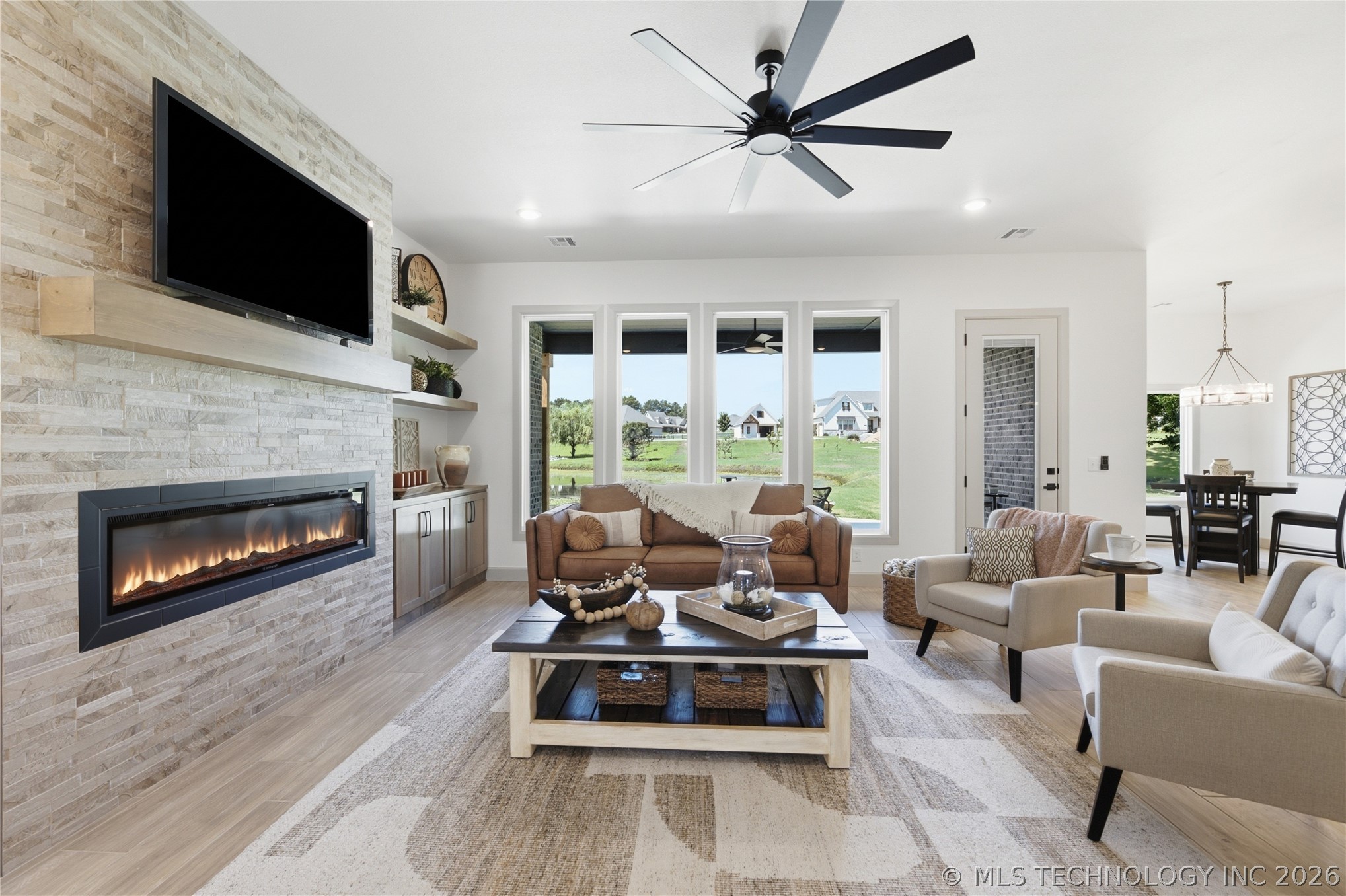 18236 S Clear Creek Court Property Photo 6