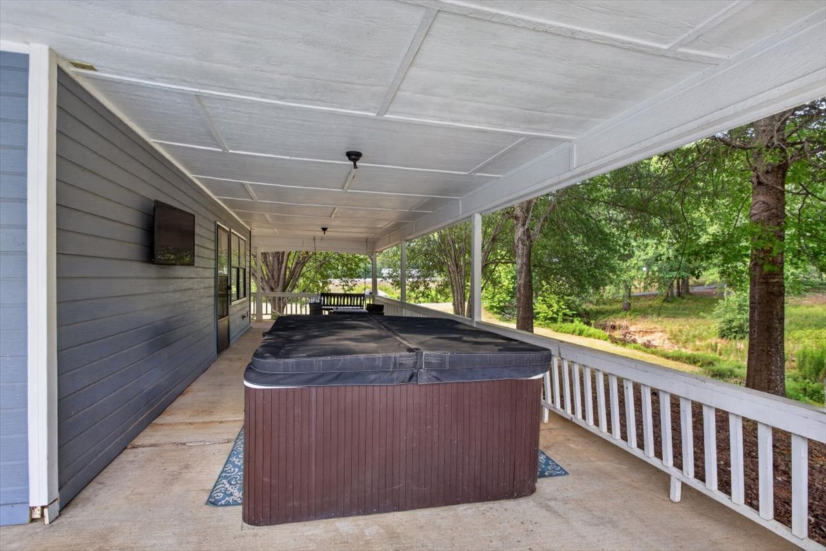 49050 Highway 112 Property Photo 9