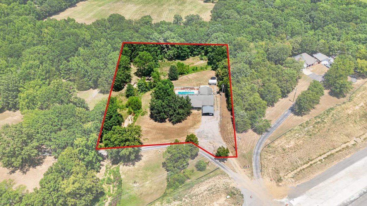 49050 Highway 112 Property Photo 11