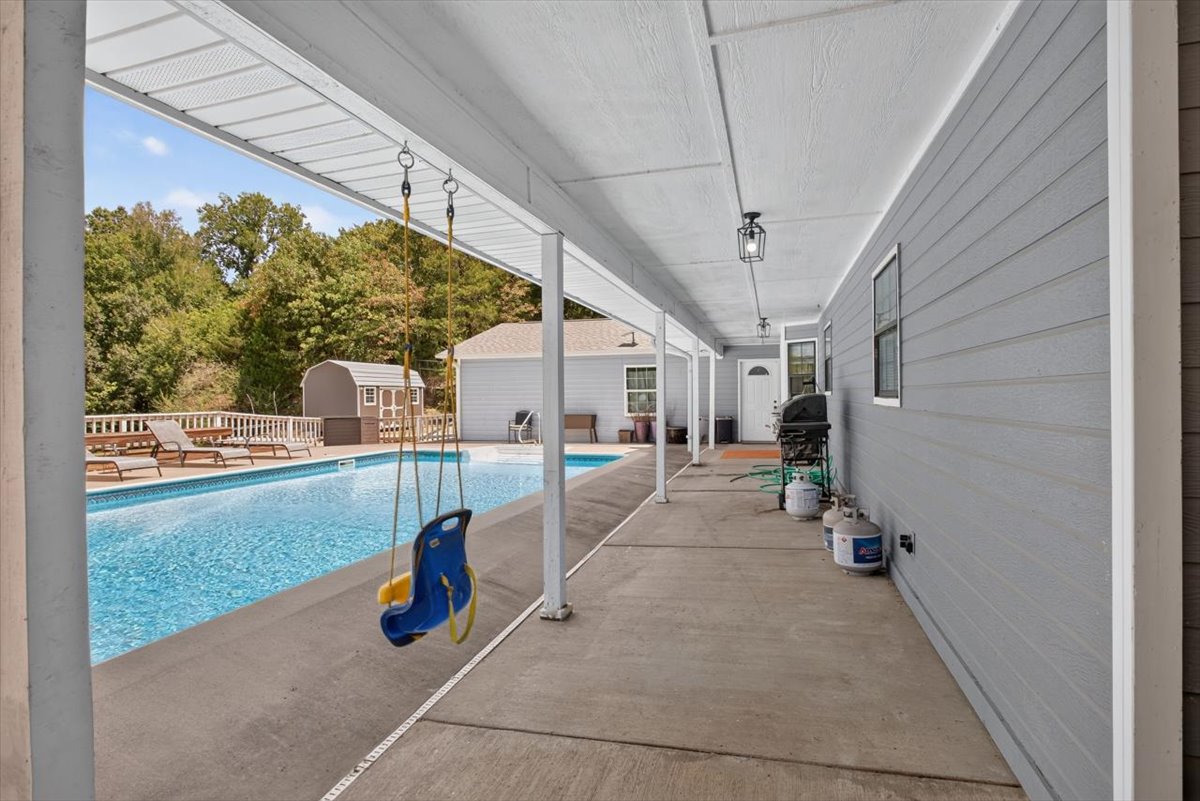 49050 Highway 112 Property Photo 12