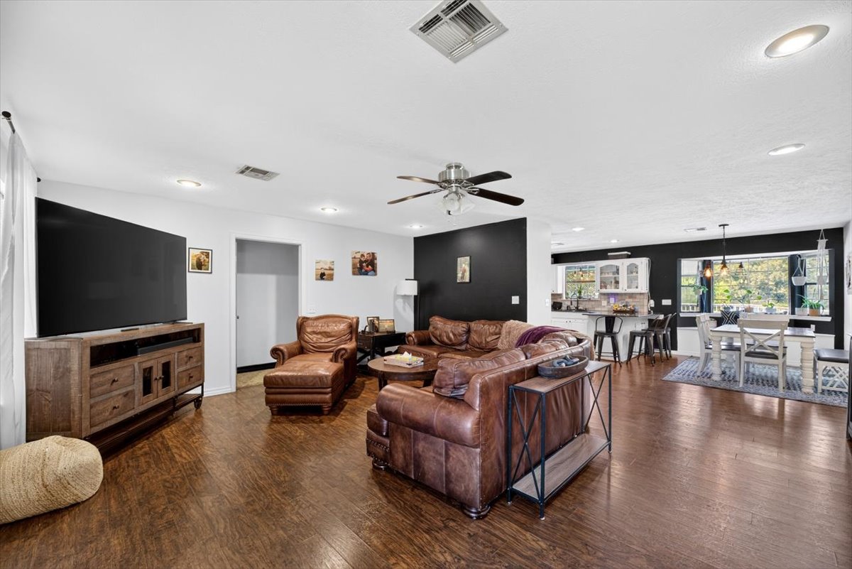 49050 Highway 112 Property Photo 16