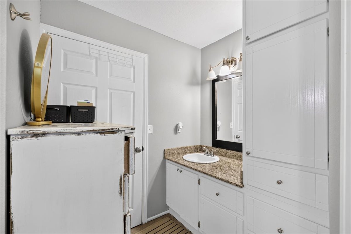 49050 Highway 112 Property Photo 33
