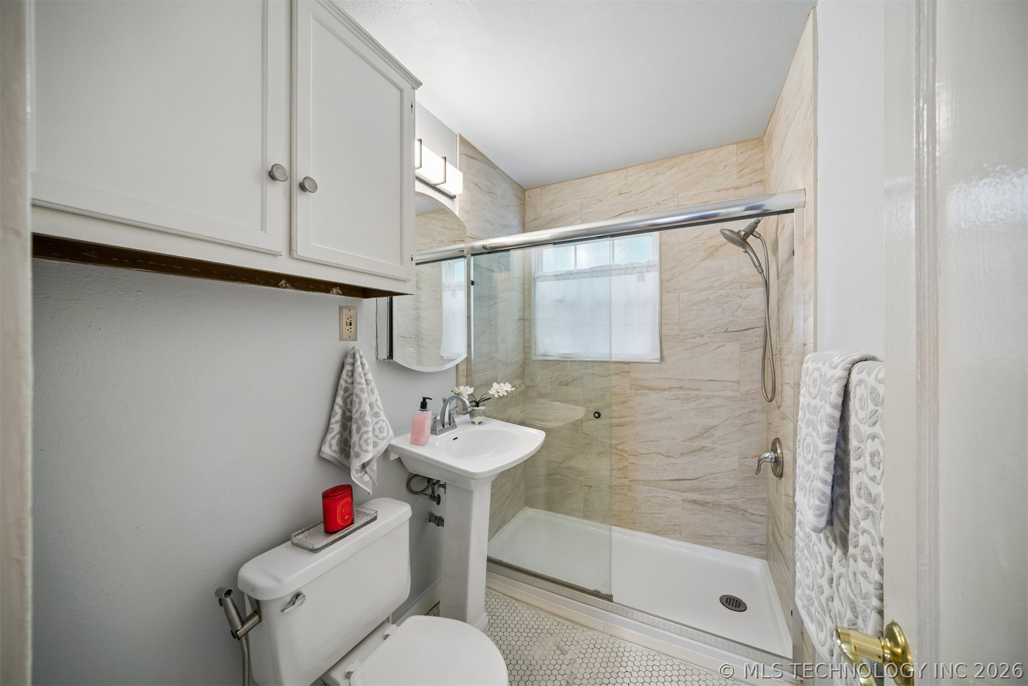 1430 E 38th Street C Property Photo 18