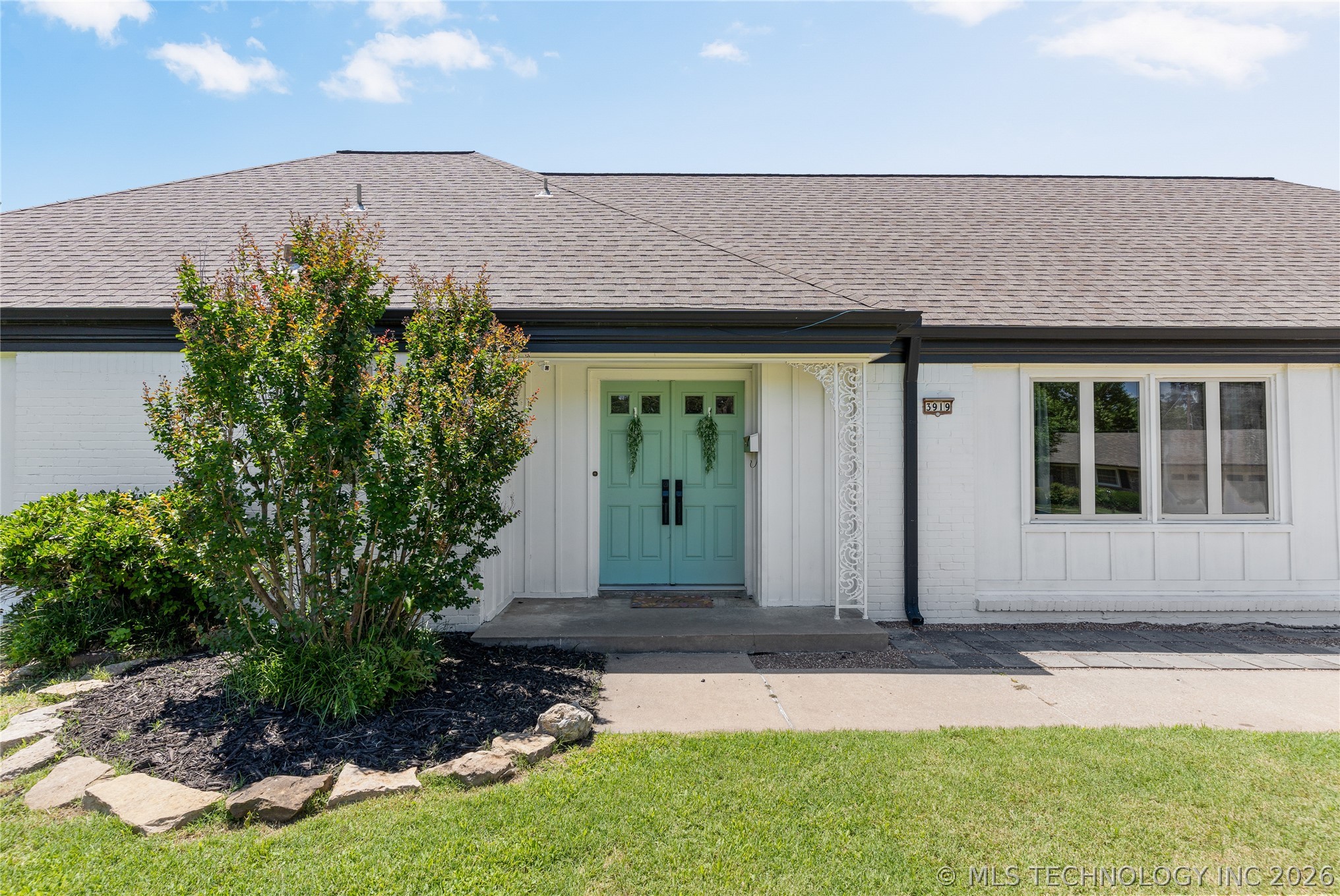 3919 E 60th Street Property Photo 1