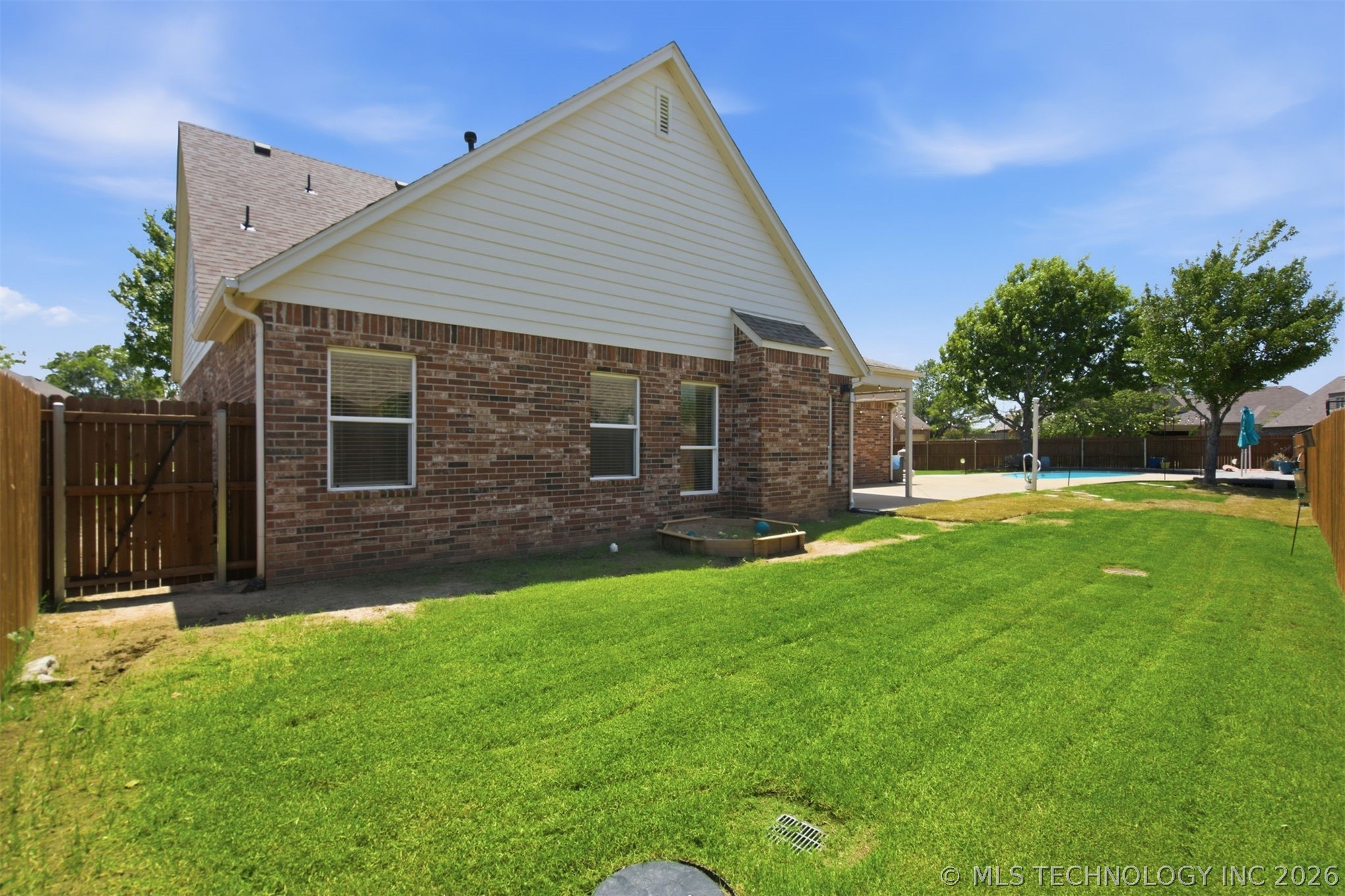8905 N 140th East Avenue Property Photo 34