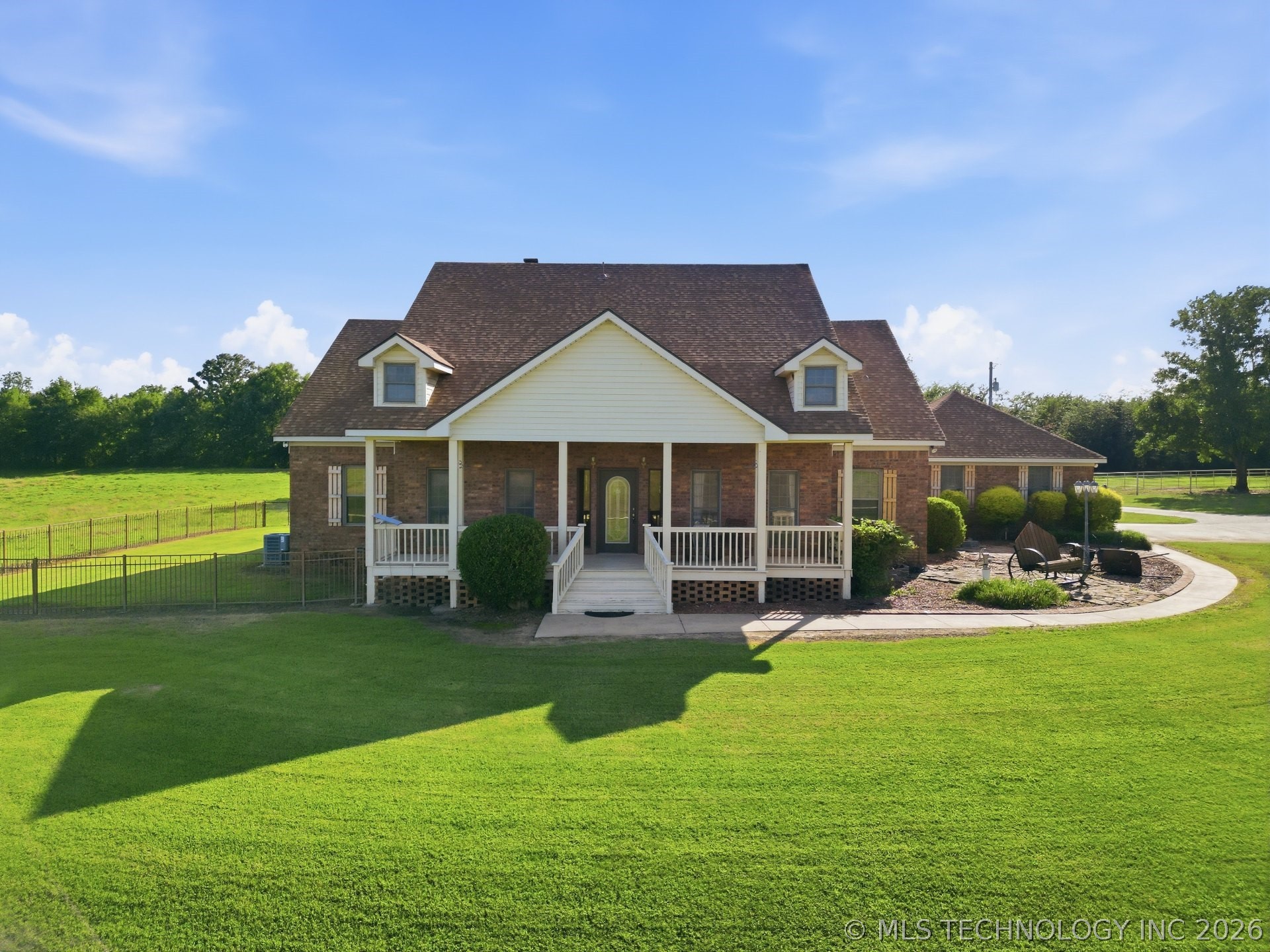 498 Big Horn Property Photo 1