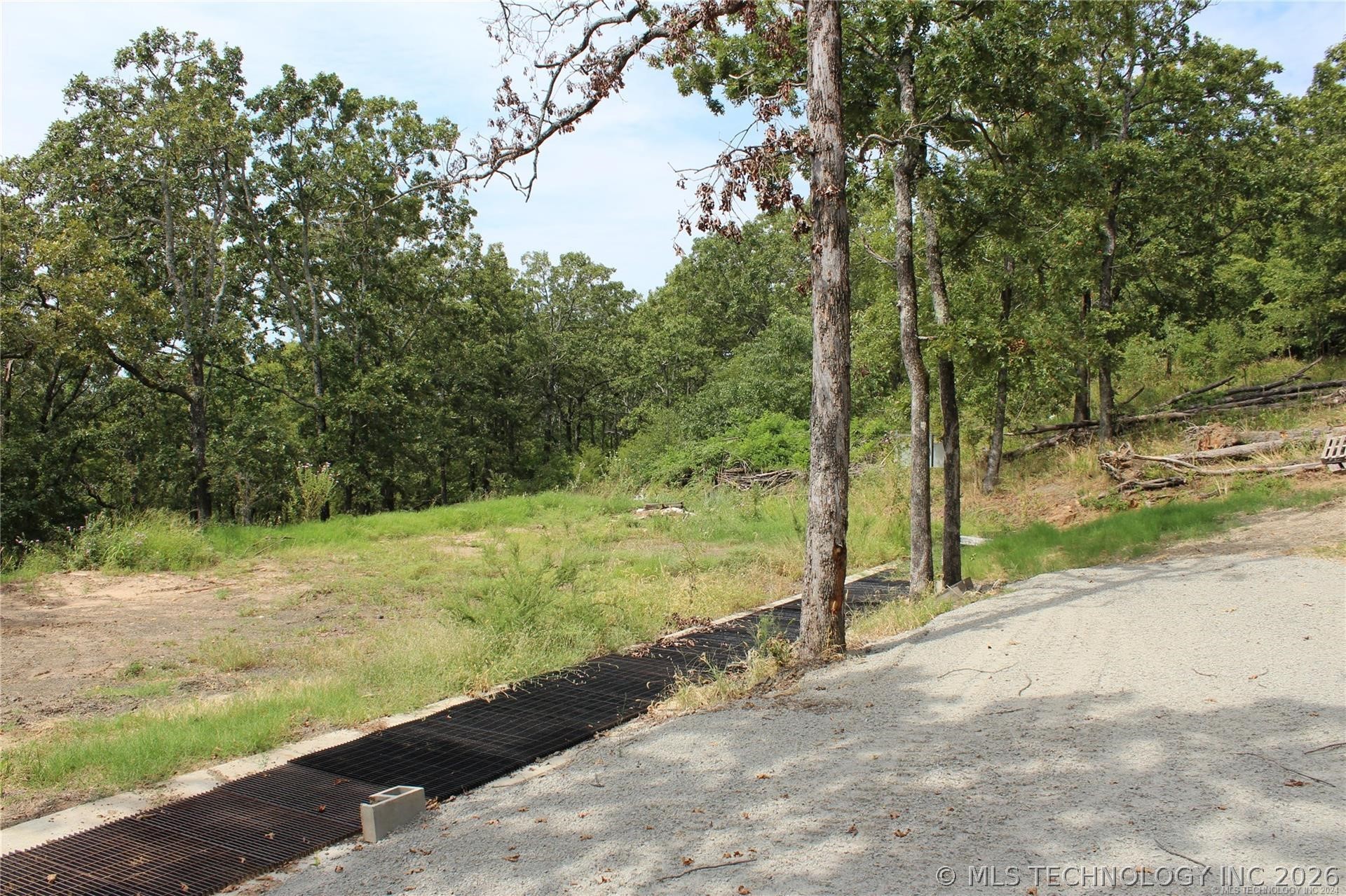 419050 E 1157 Property Photo 3