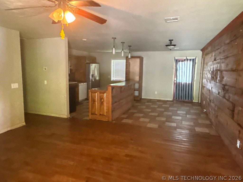 595 Pryor Creek Loop Property Photo 6