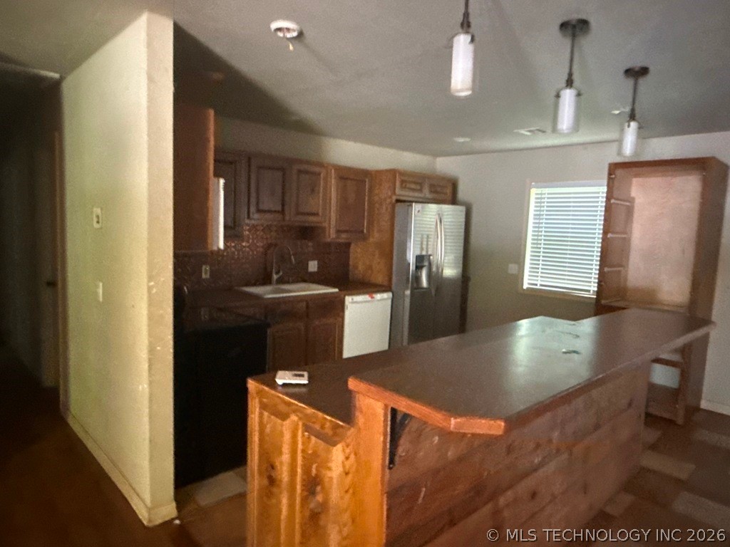 595 Pryor Creek Loop Property Photo 7