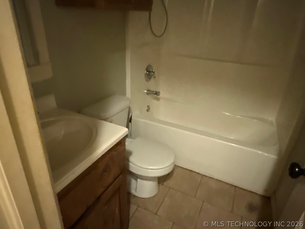 595 Pryor Creek Loop Property Photo 8