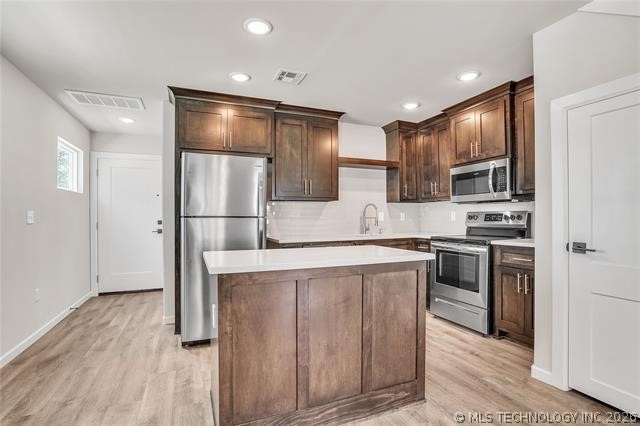 724 N Date Avenue Property Photo 7