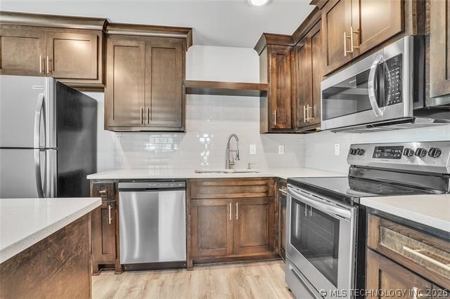 724 N Date Avenue Property Photo 8