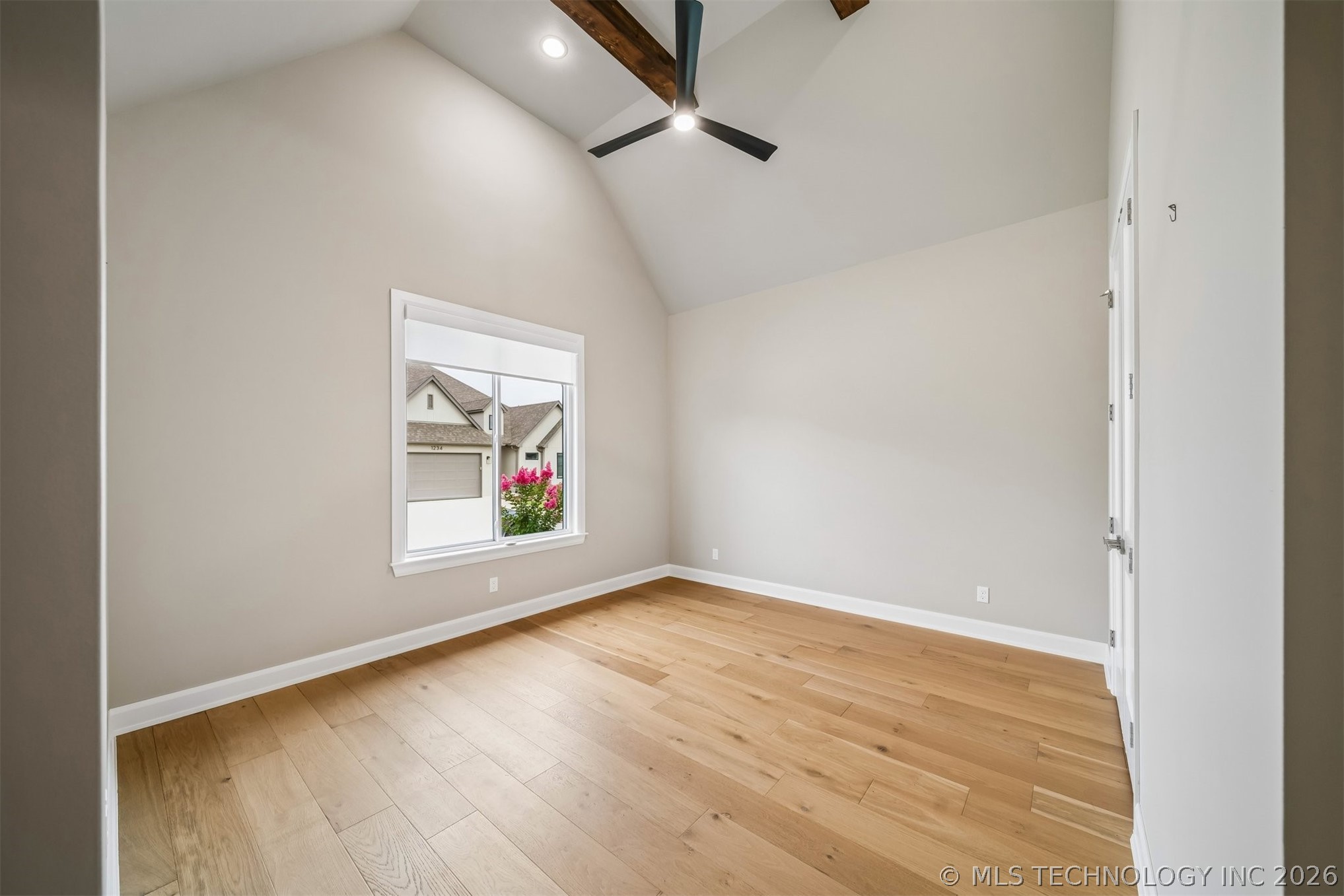 1231 N 71st Place Property Photo 5