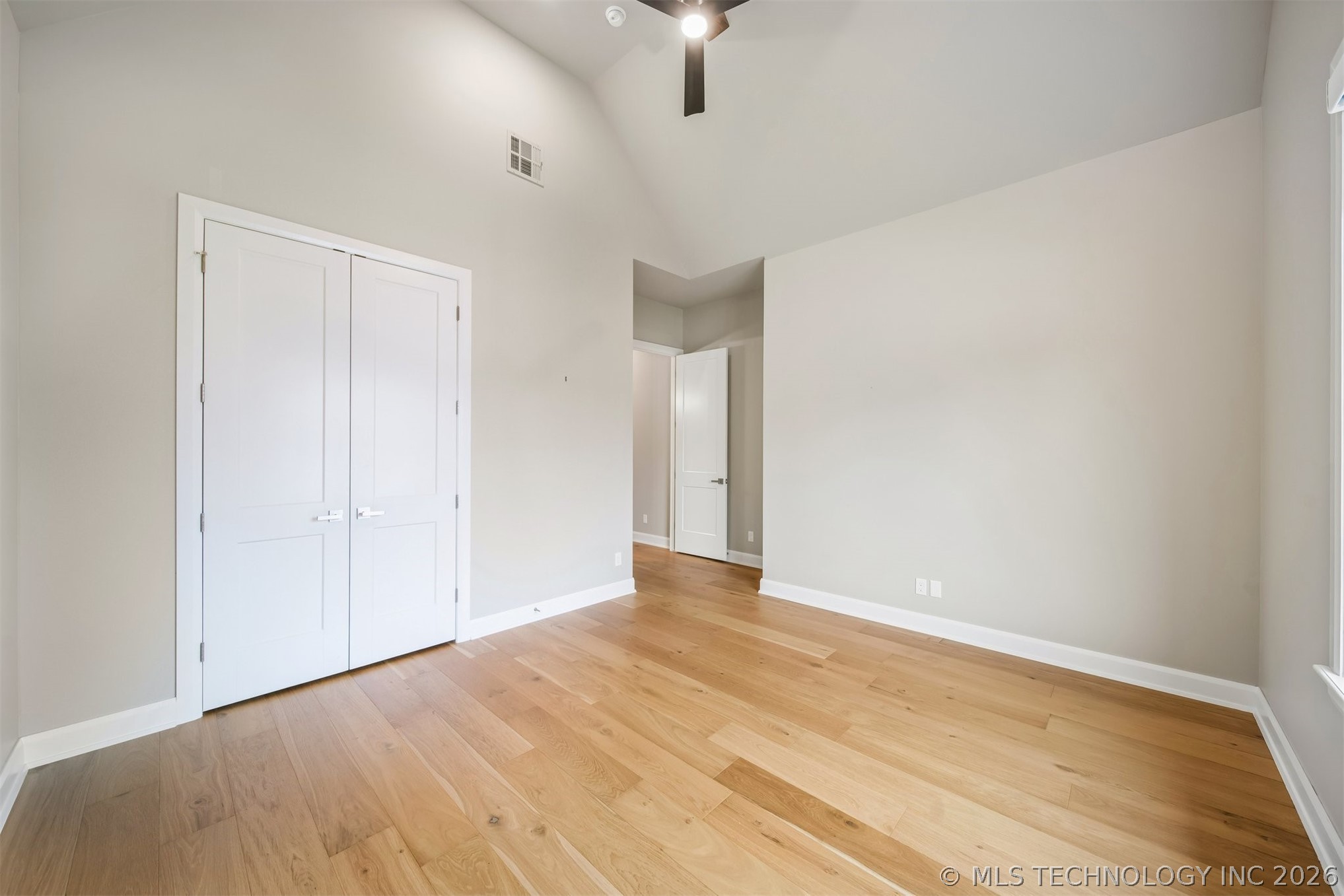 1231 N 71st Place Property Photo 6
