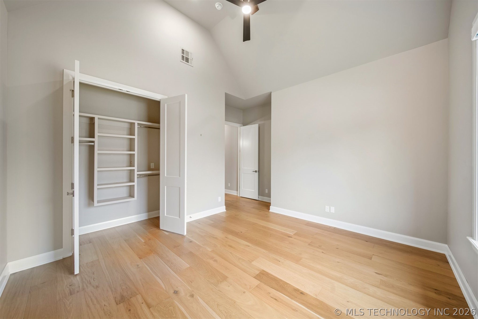 1231 N 71st Place Property Photo 8