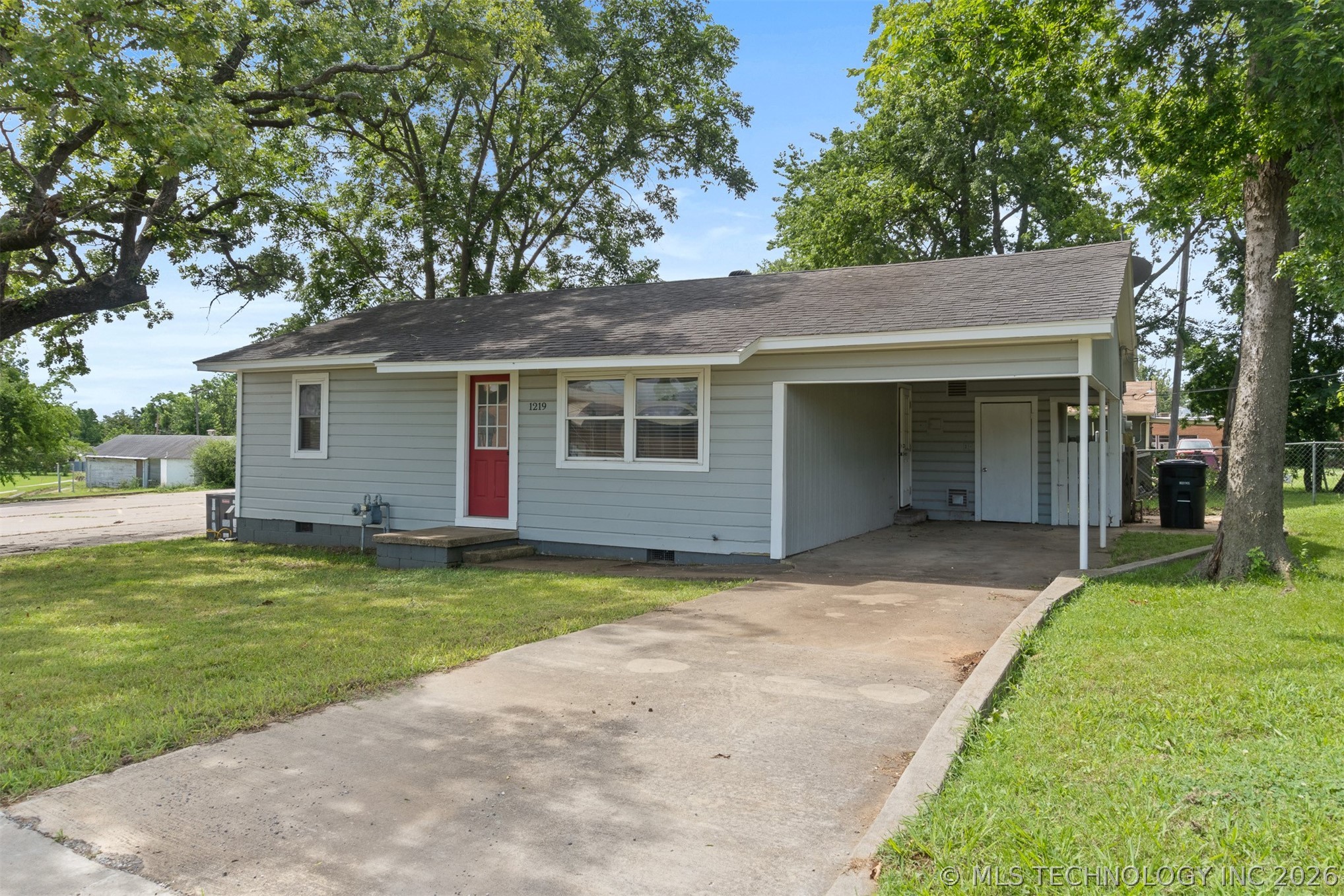 1219 W University Property Photo 1