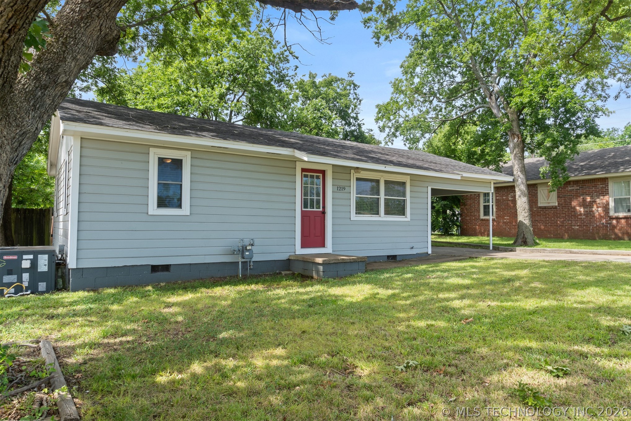 1219 W University Property Photo 3