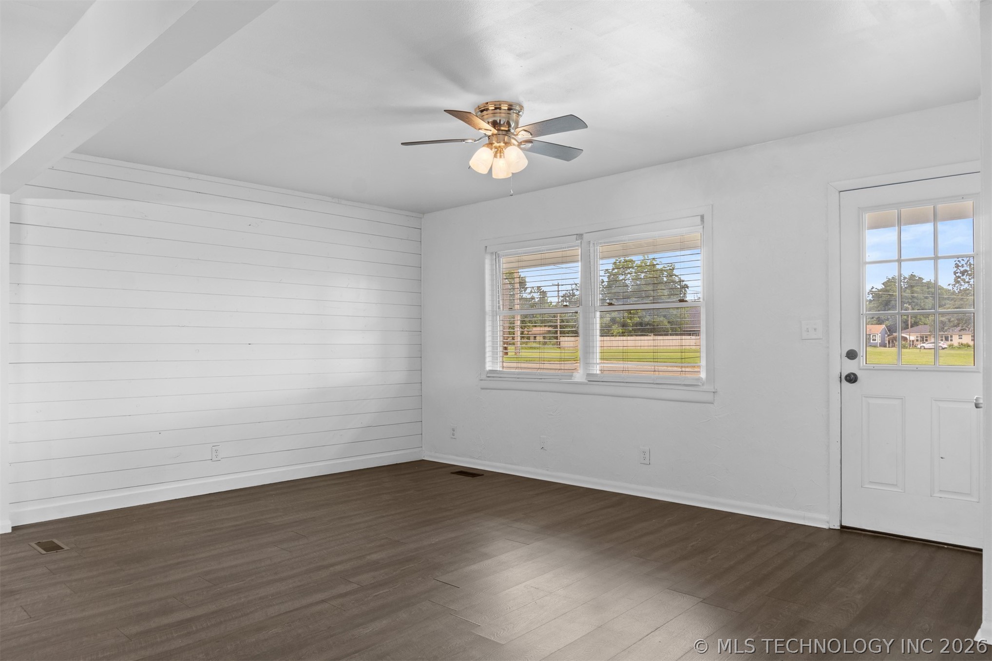 1219 W University Property Photo 11