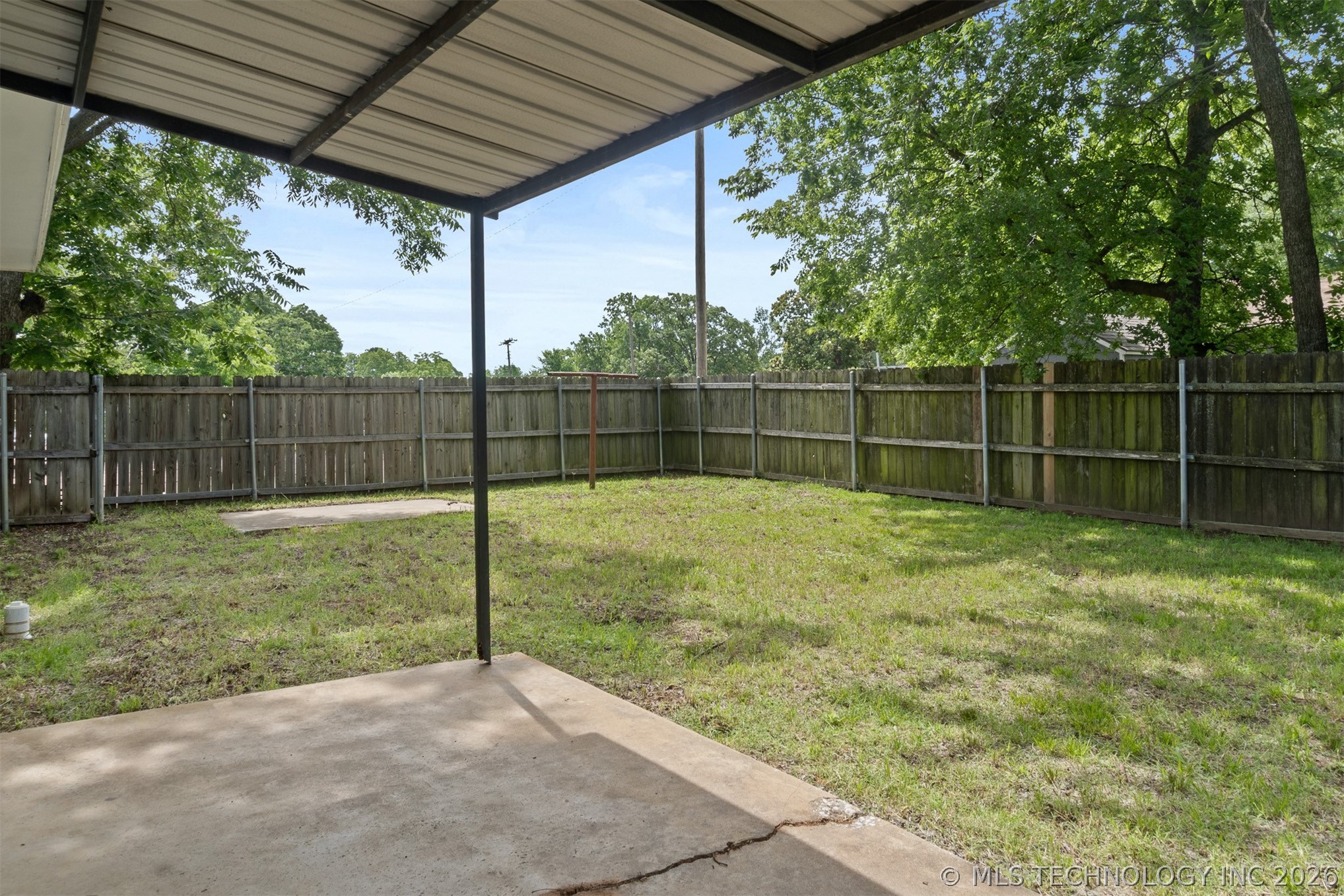 1219 W University Property Photo 18