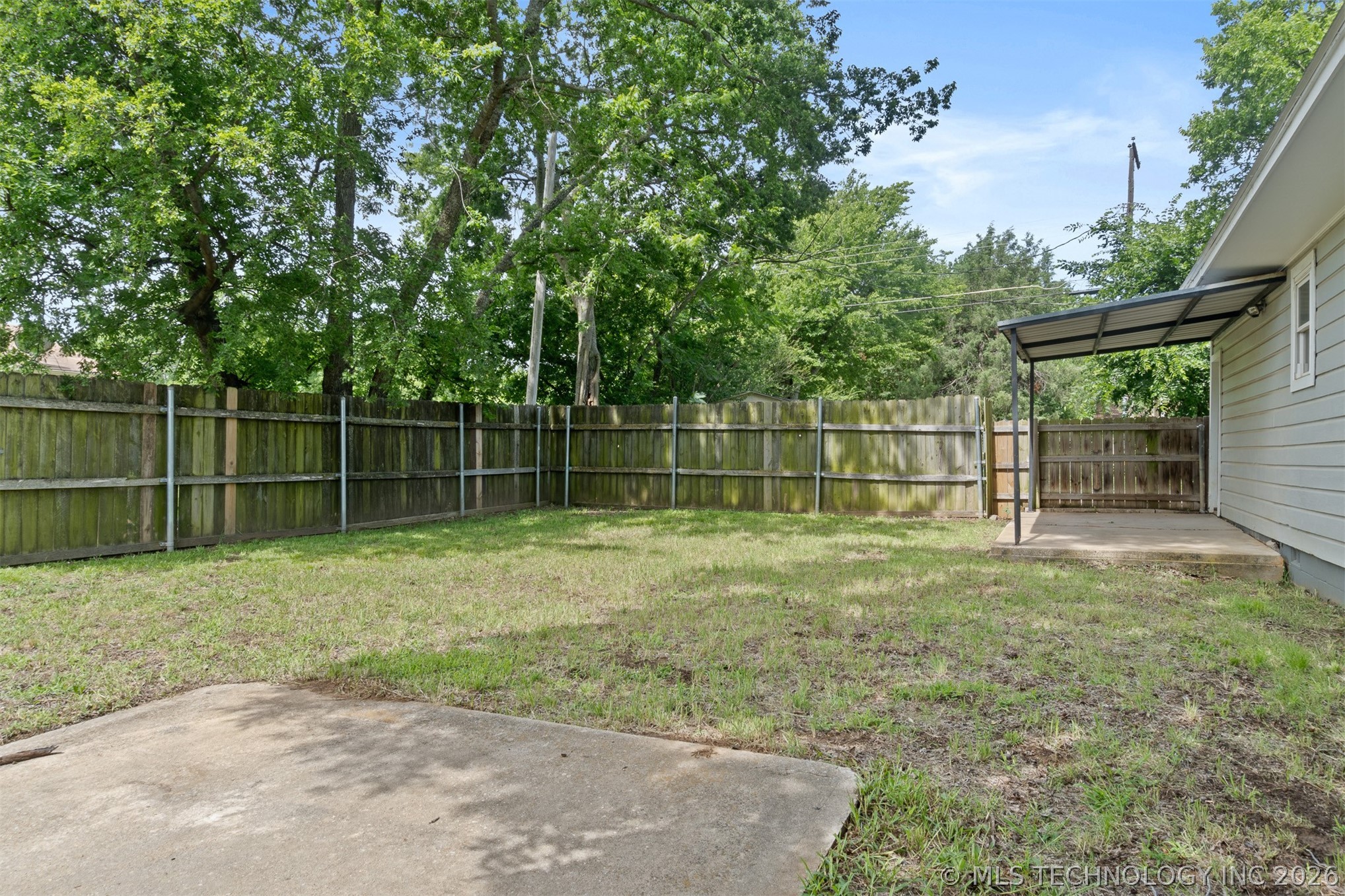 1219 W University Property Photo 19