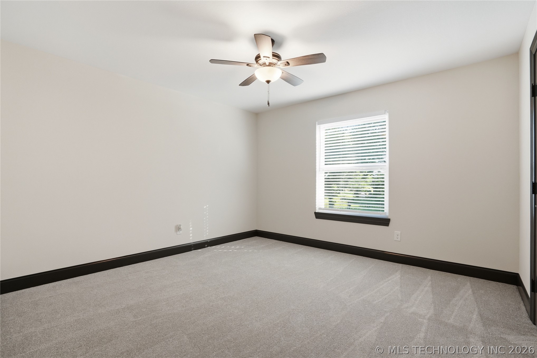 18015 E 95th Street North Property Photo 33