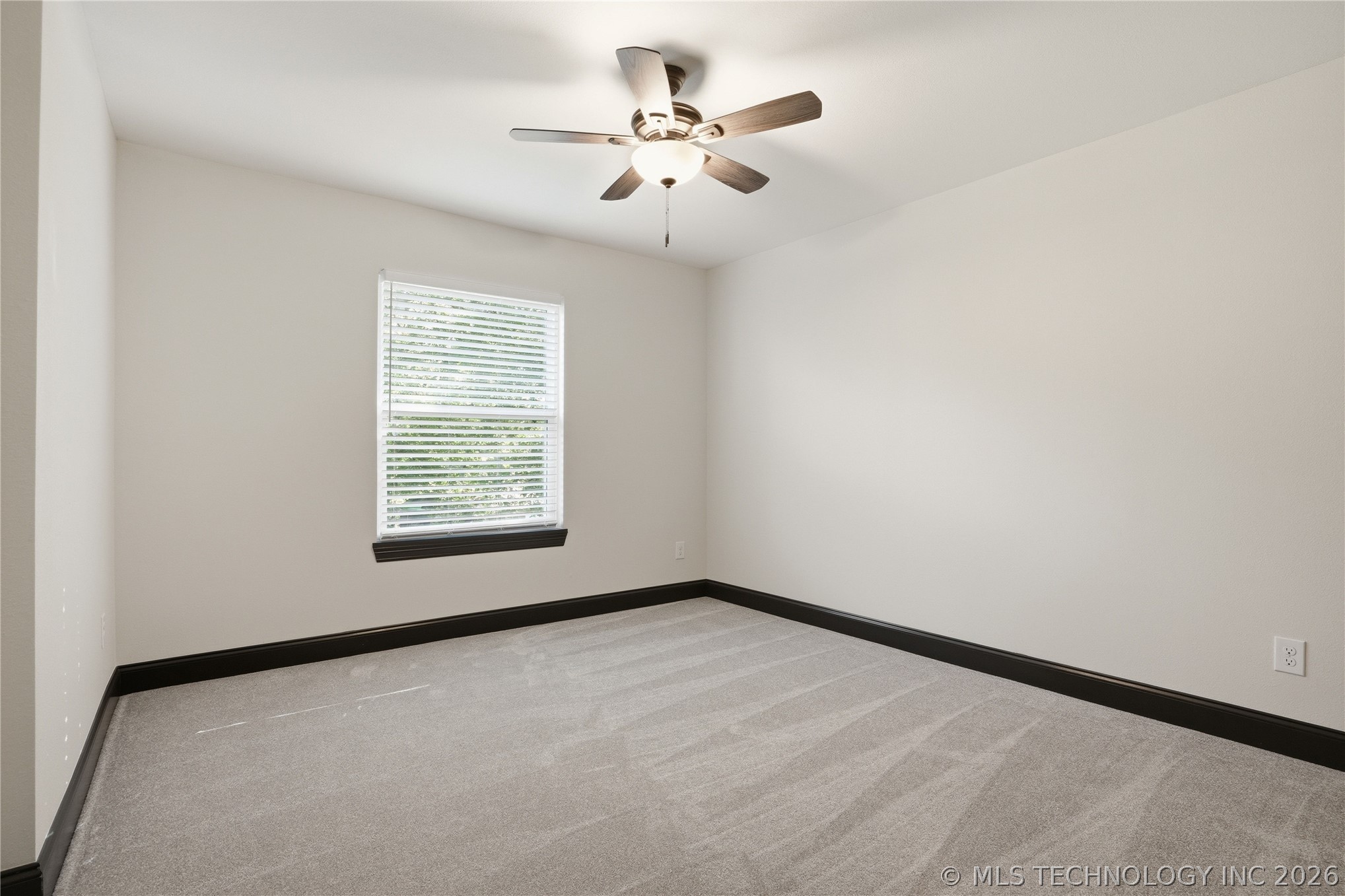 18015 E 95th Street North Property Photo 35