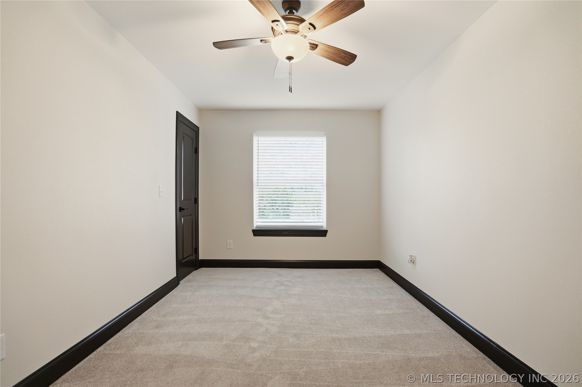 18015 E 95th Street North Property Photo 37