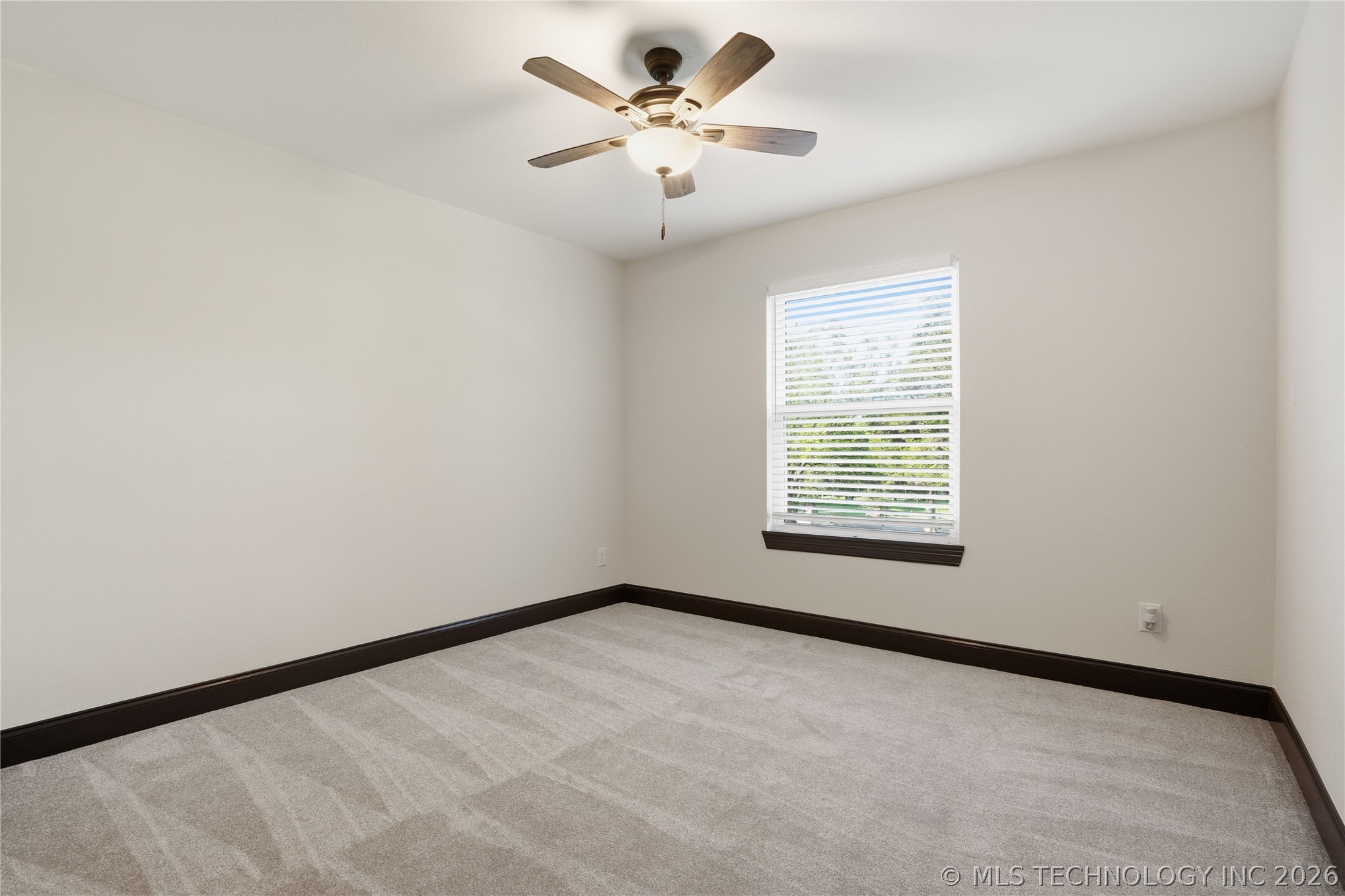 18015 E 95th Street North Property Photo 37