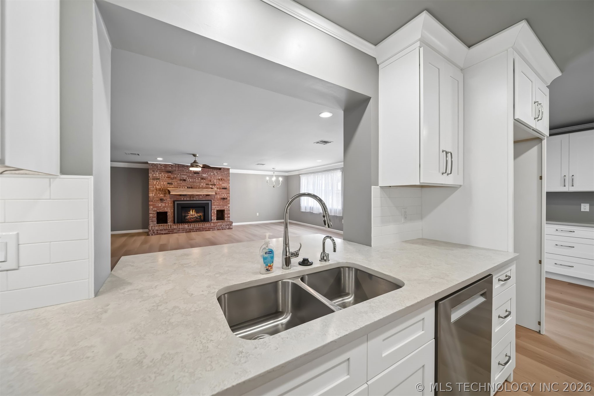 1863 E 57th Place Property Photo 4