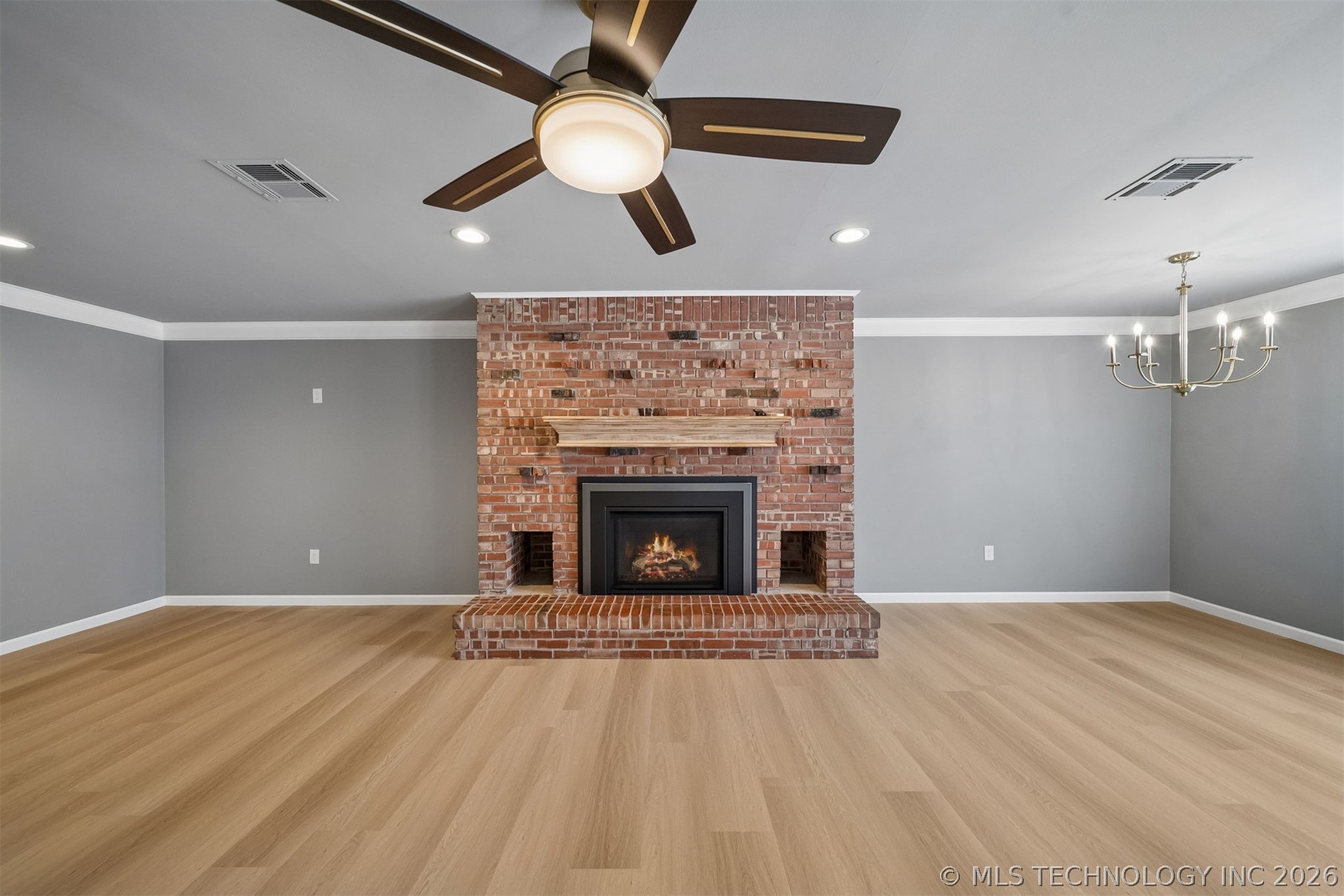 1863 E 57th Place Property Photo 12