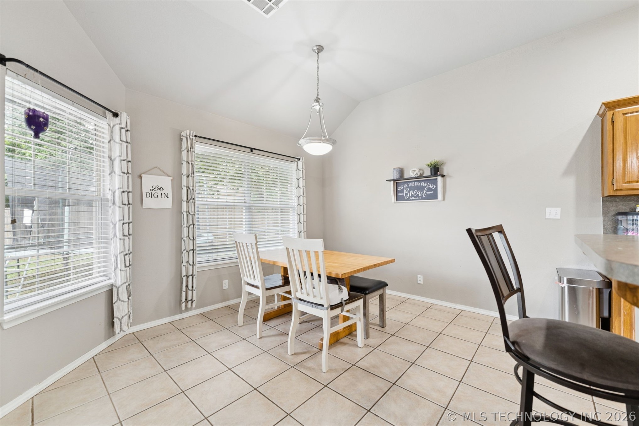 521 S 63rd Place Property Photo 17