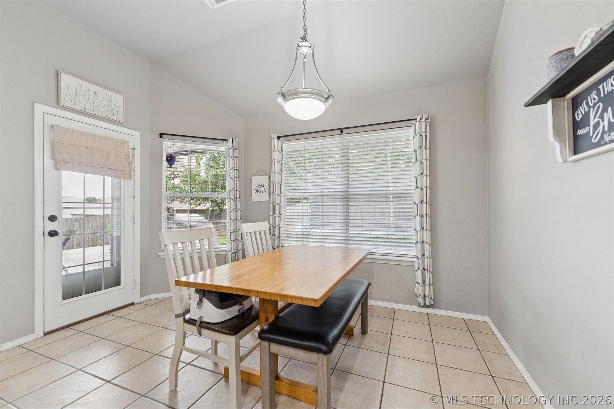 521 S 63rd Place Property Photo 18