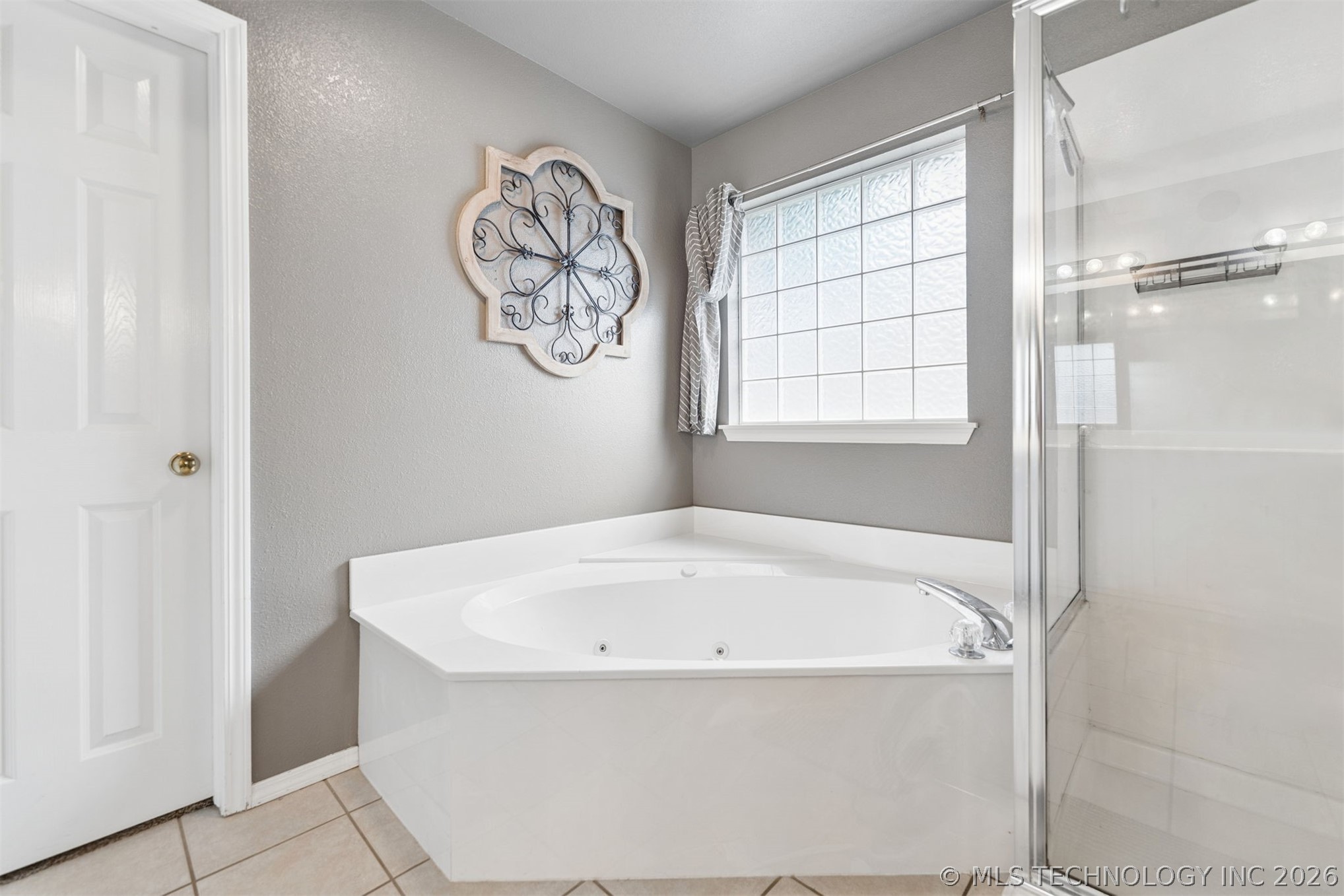 521 S 63rd Place Property Photo 25