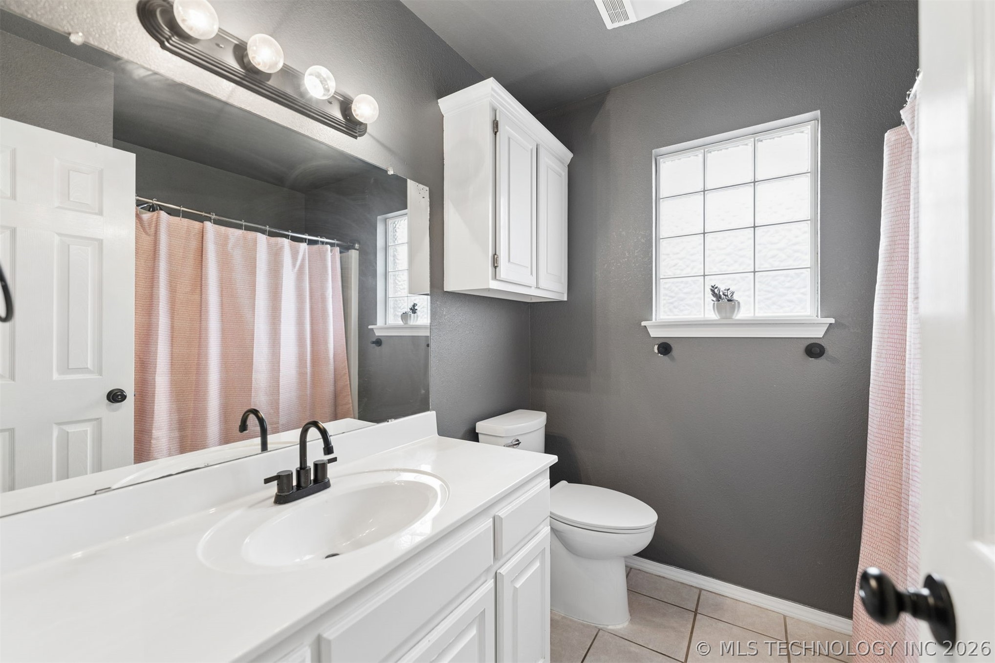 521 S 63rd Place Property Photo 30