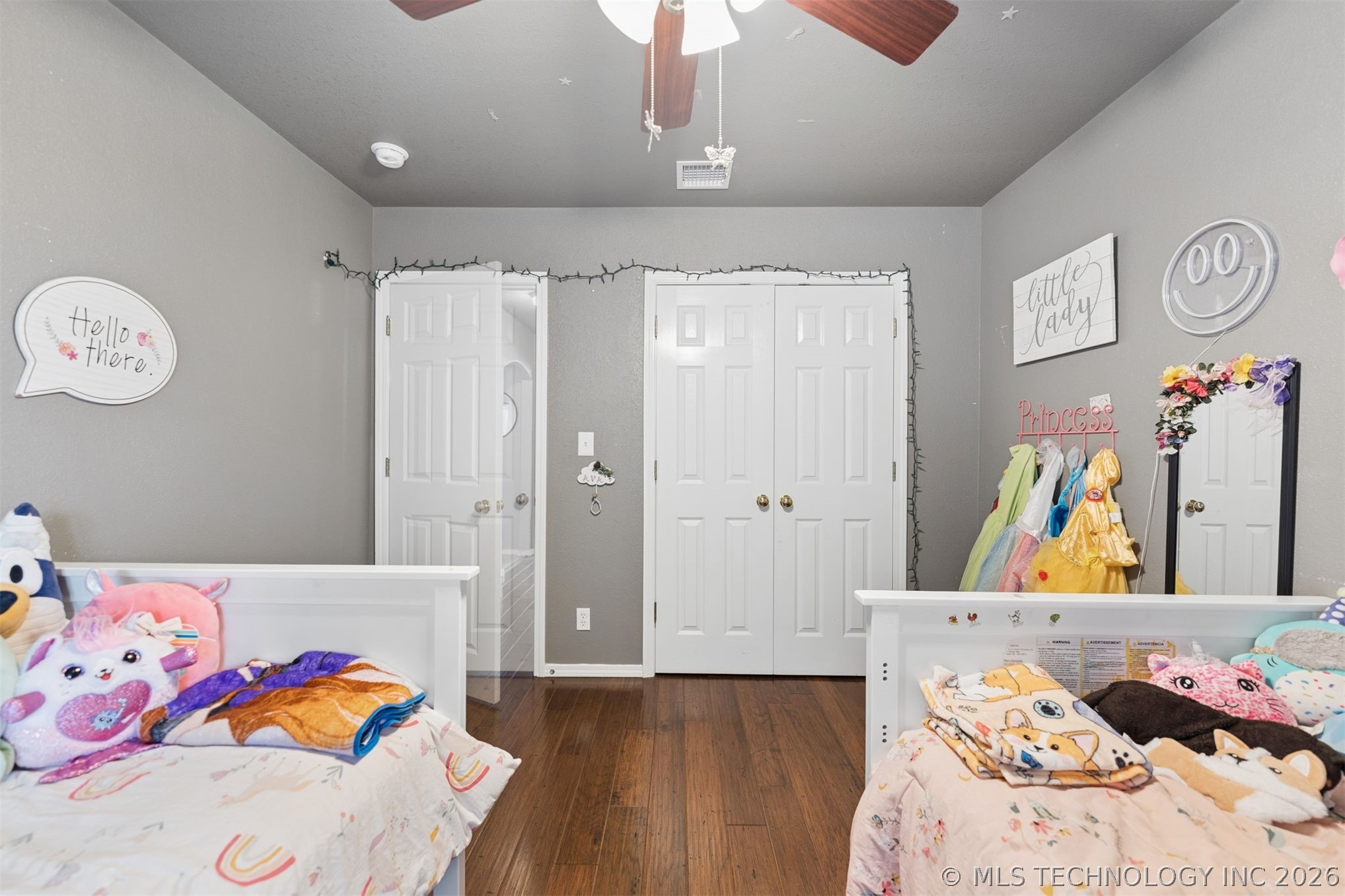 521 S 63rd Place Property Photo 32