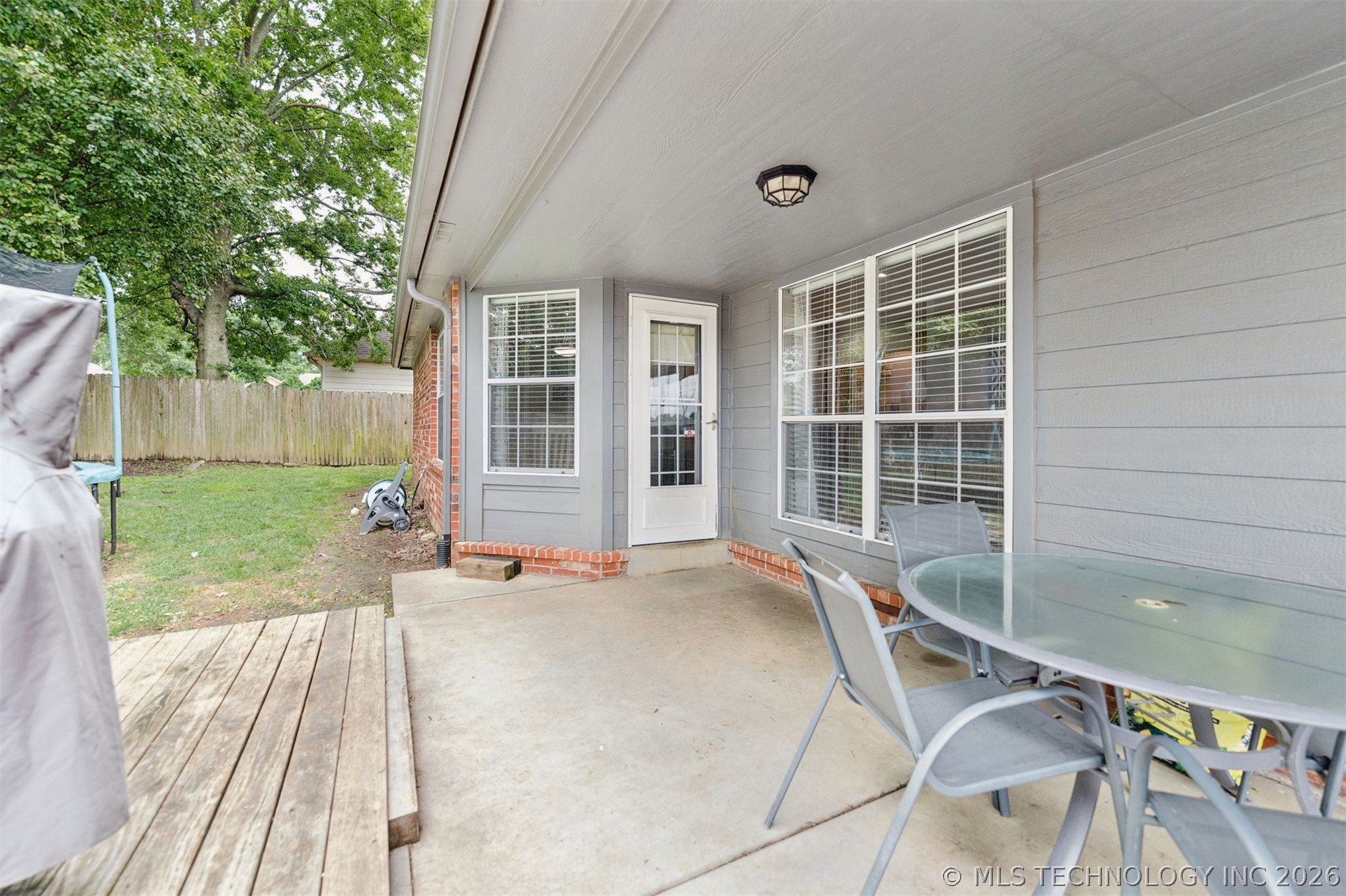 521 S 63rd Place Property Photo 33