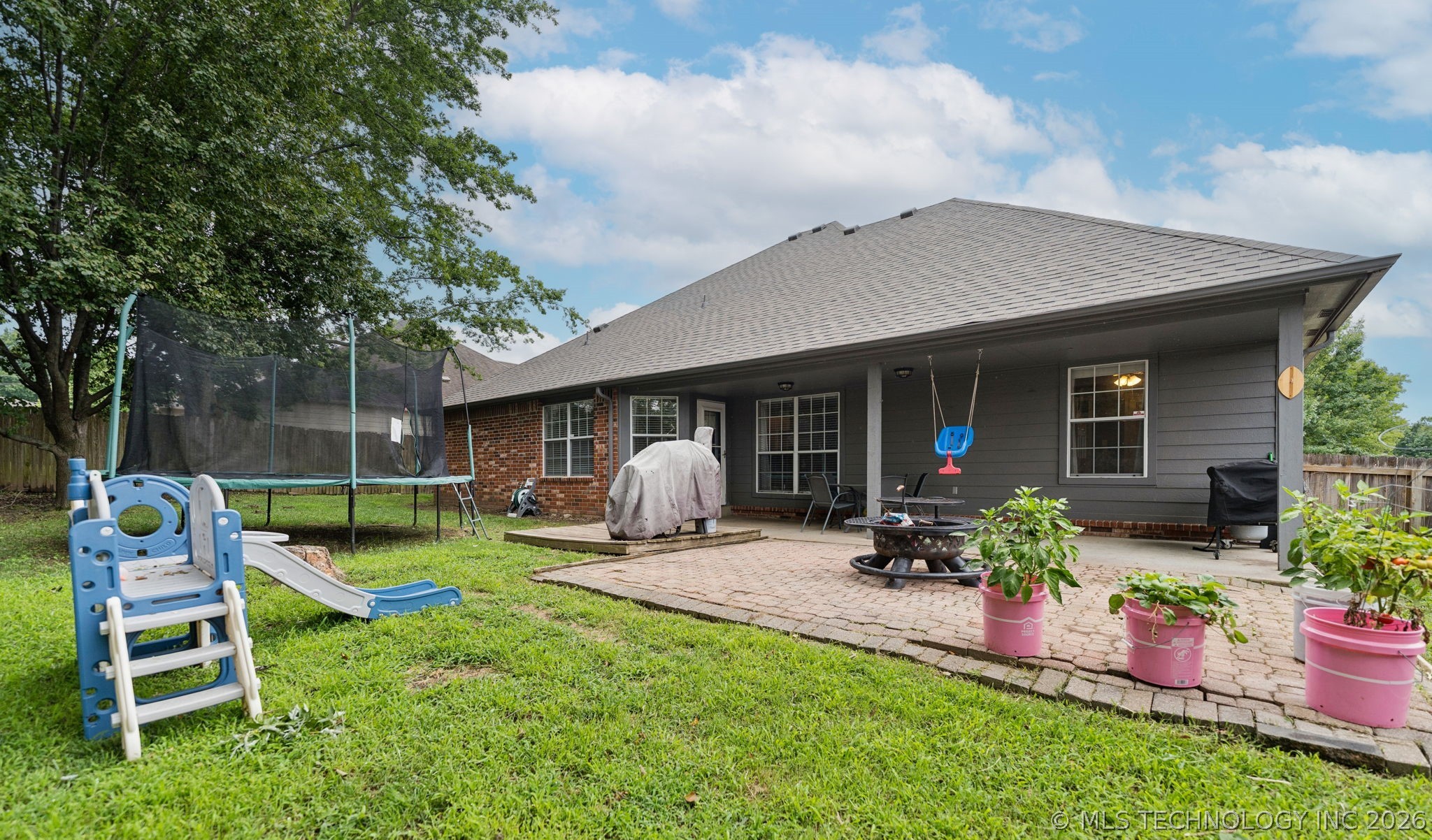 521 S 63rd Place Property Photo 34