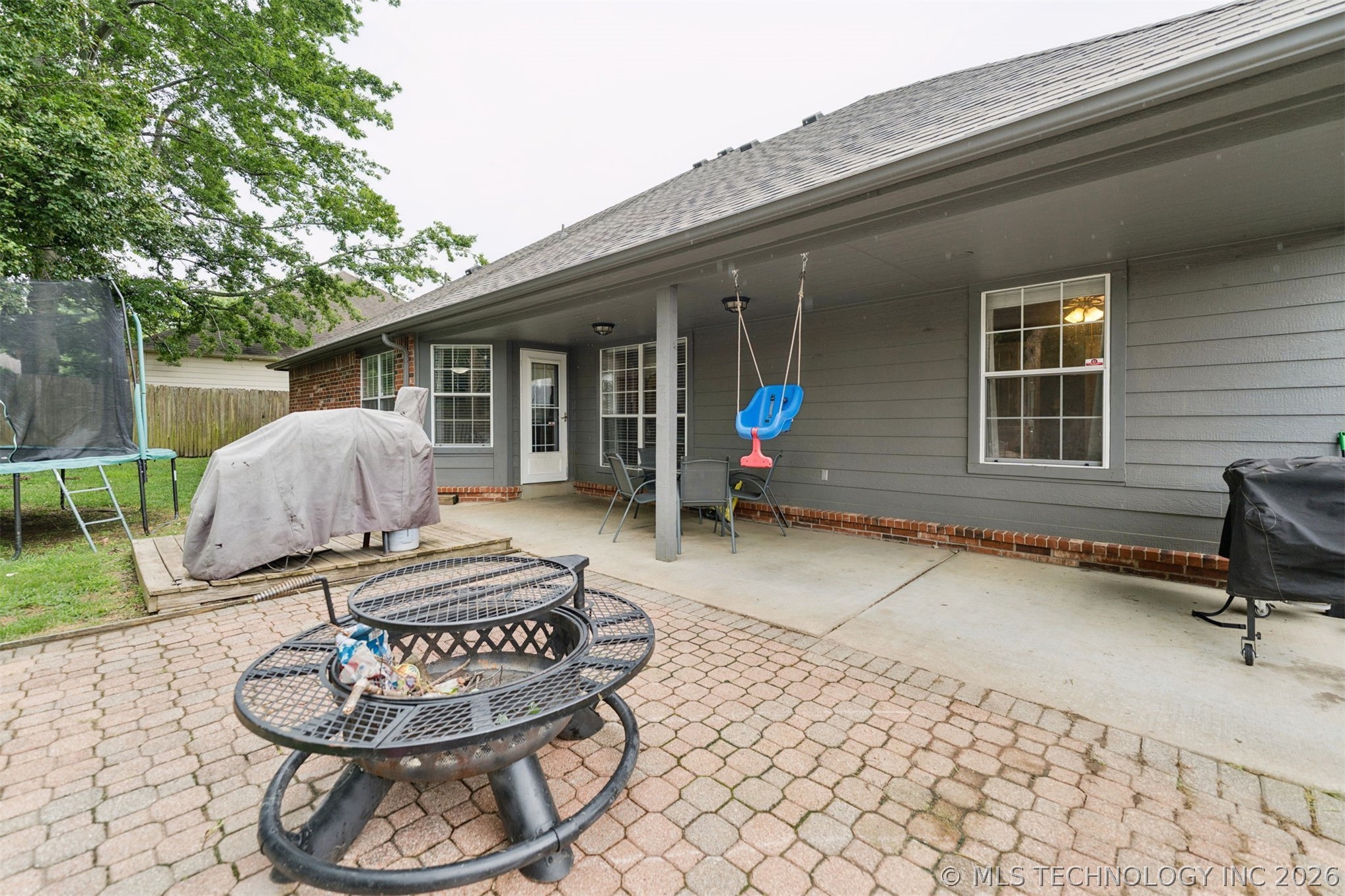 521 S 63rd Place Property Photo 35