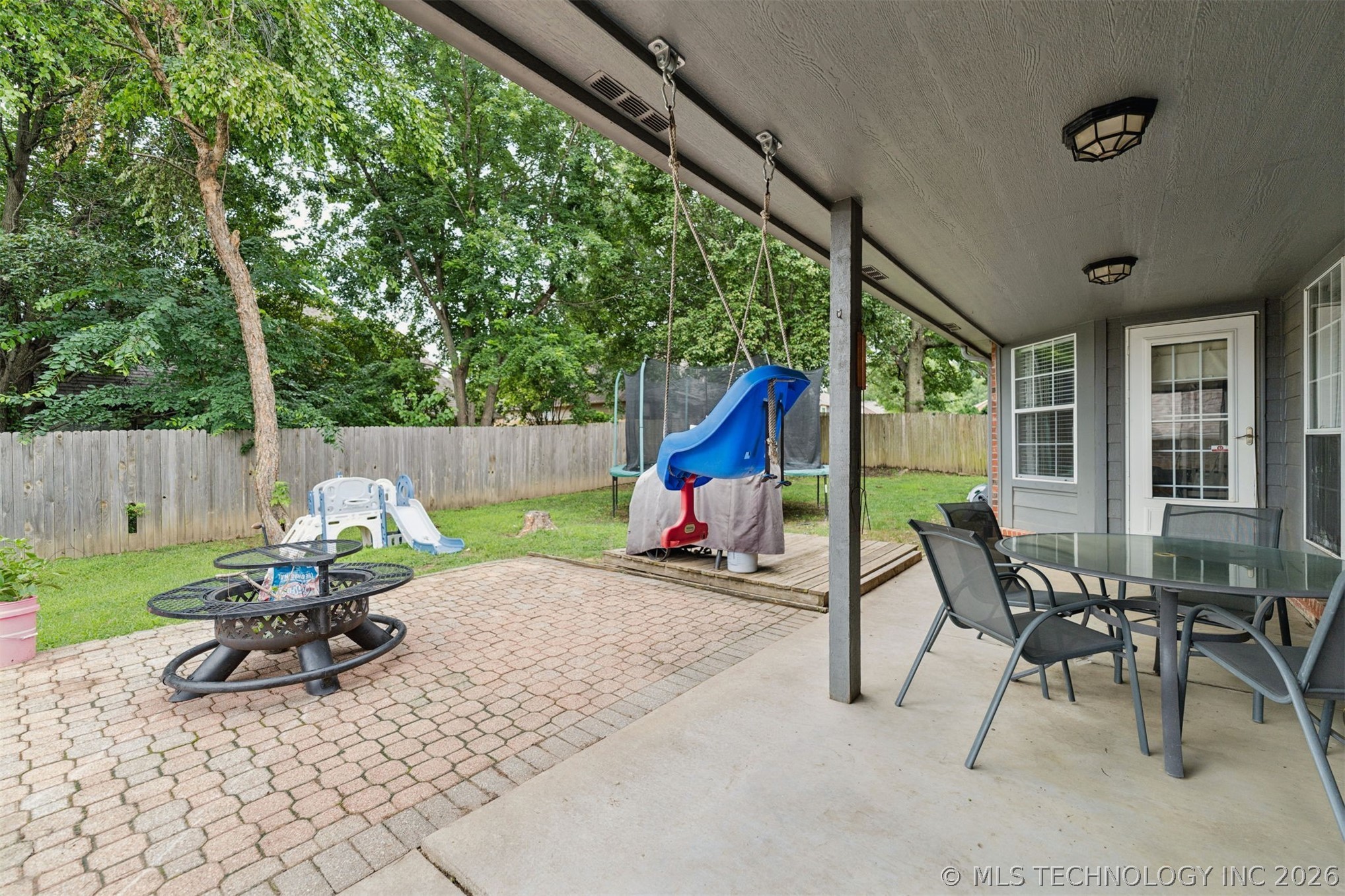 521 S 63rd Place Property Photo 36